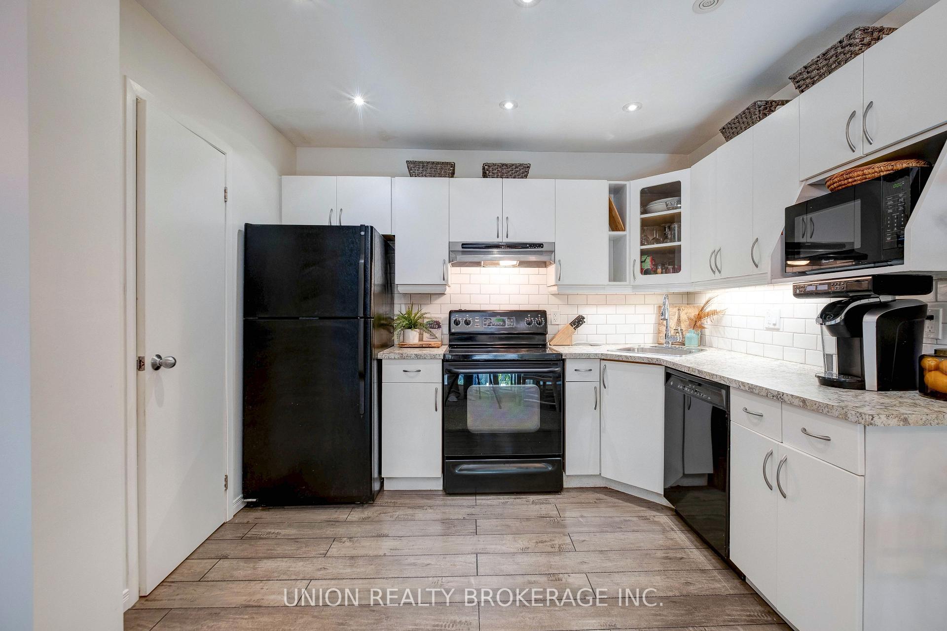 50 Battenberg Avenue 5