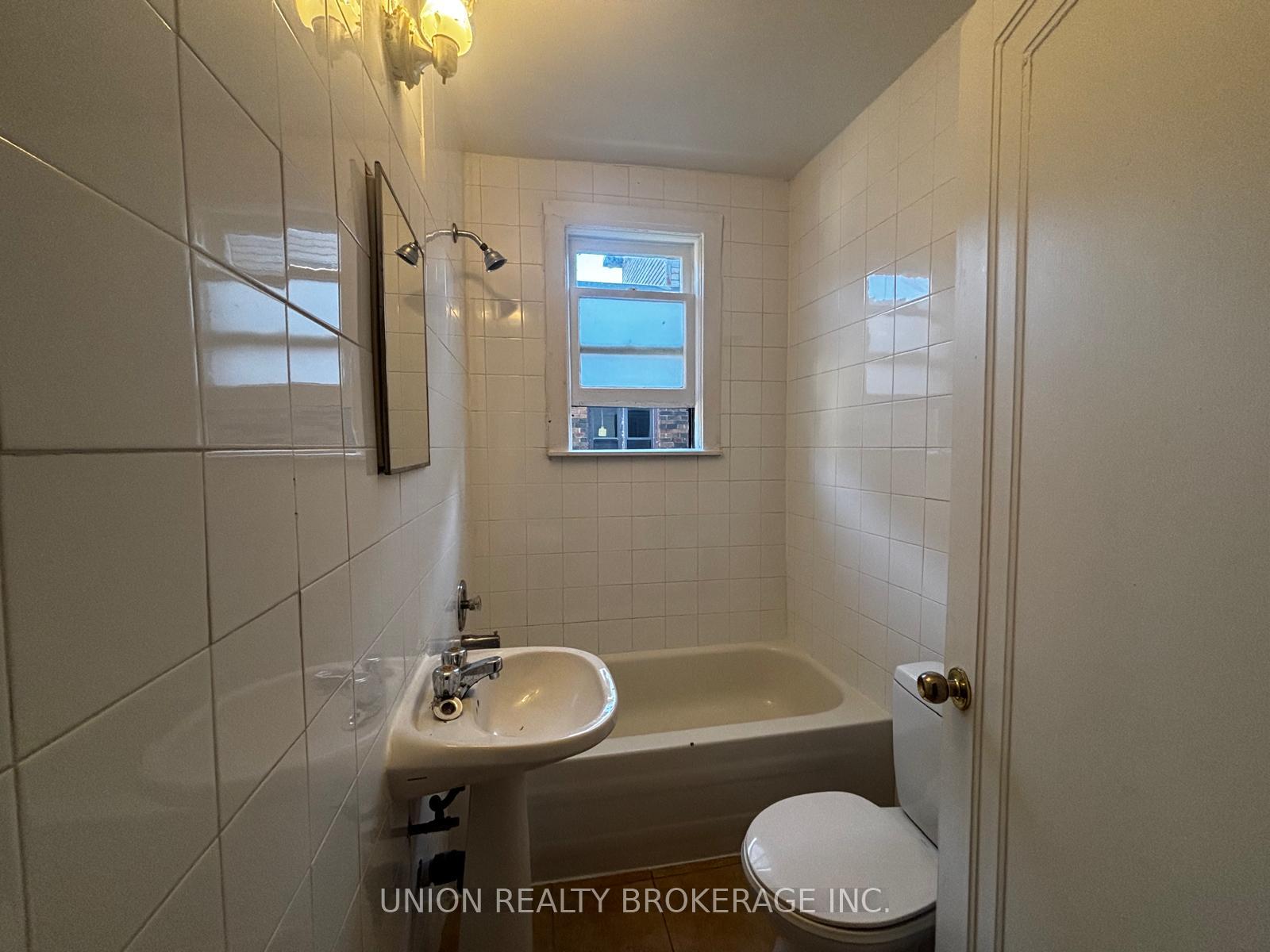 2393 Queen Street E 17
