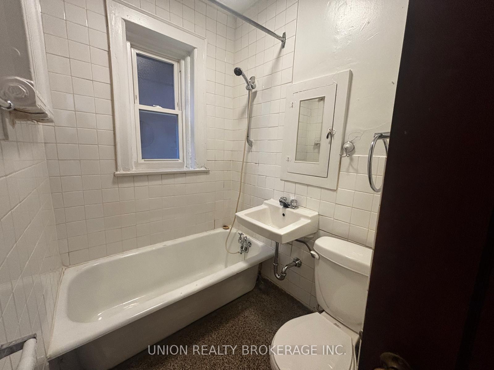 2405 Queen Street E 202