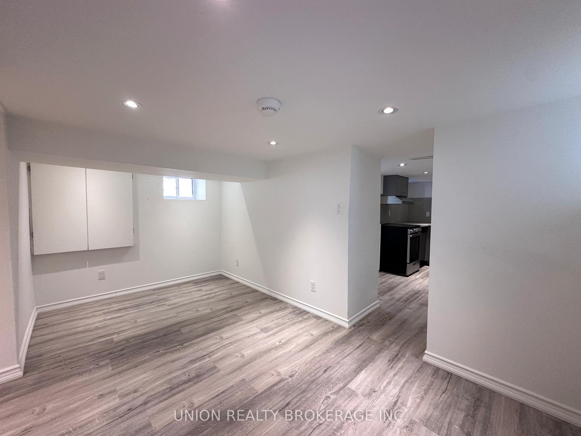 33 Harris Avenue