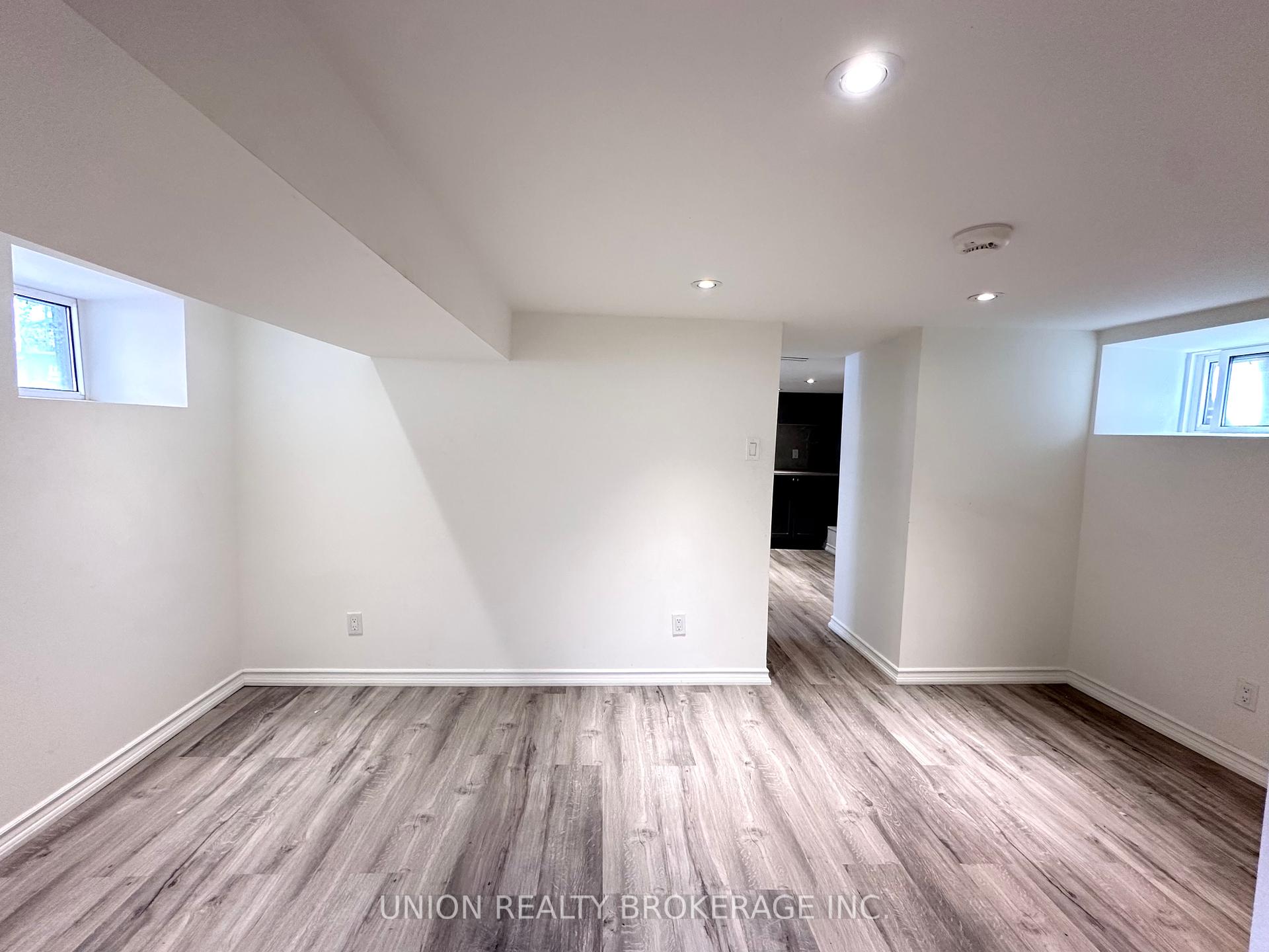 33 Harris Avenue