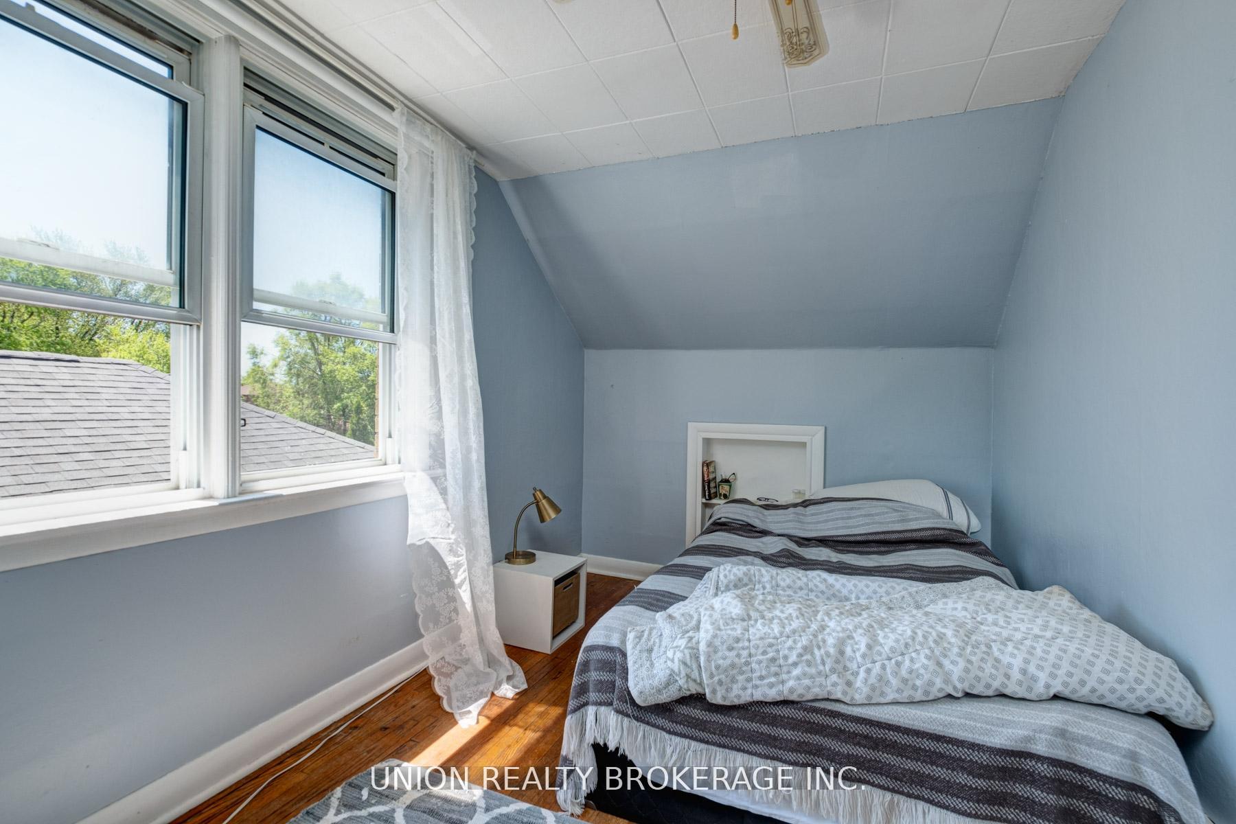72 Sandown Avenue