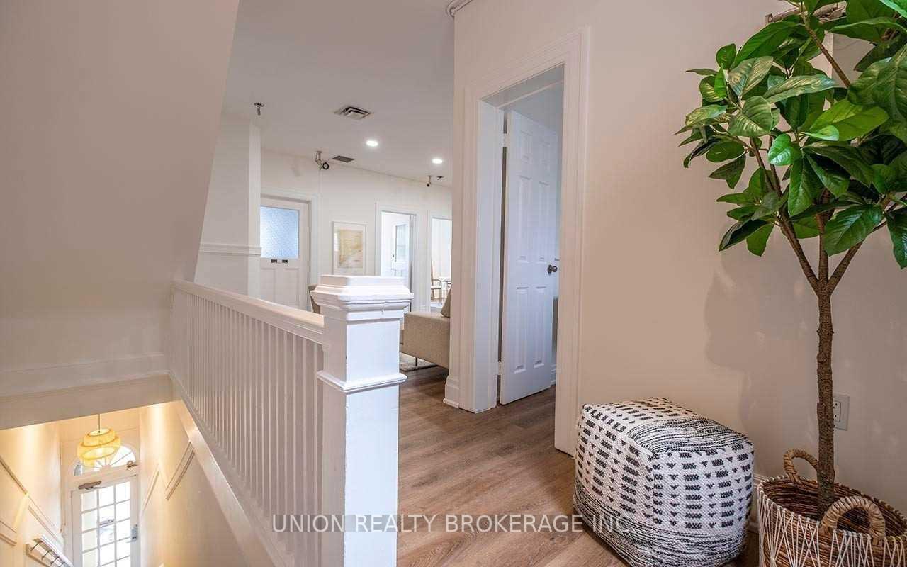 2234 Queen Street S 2
