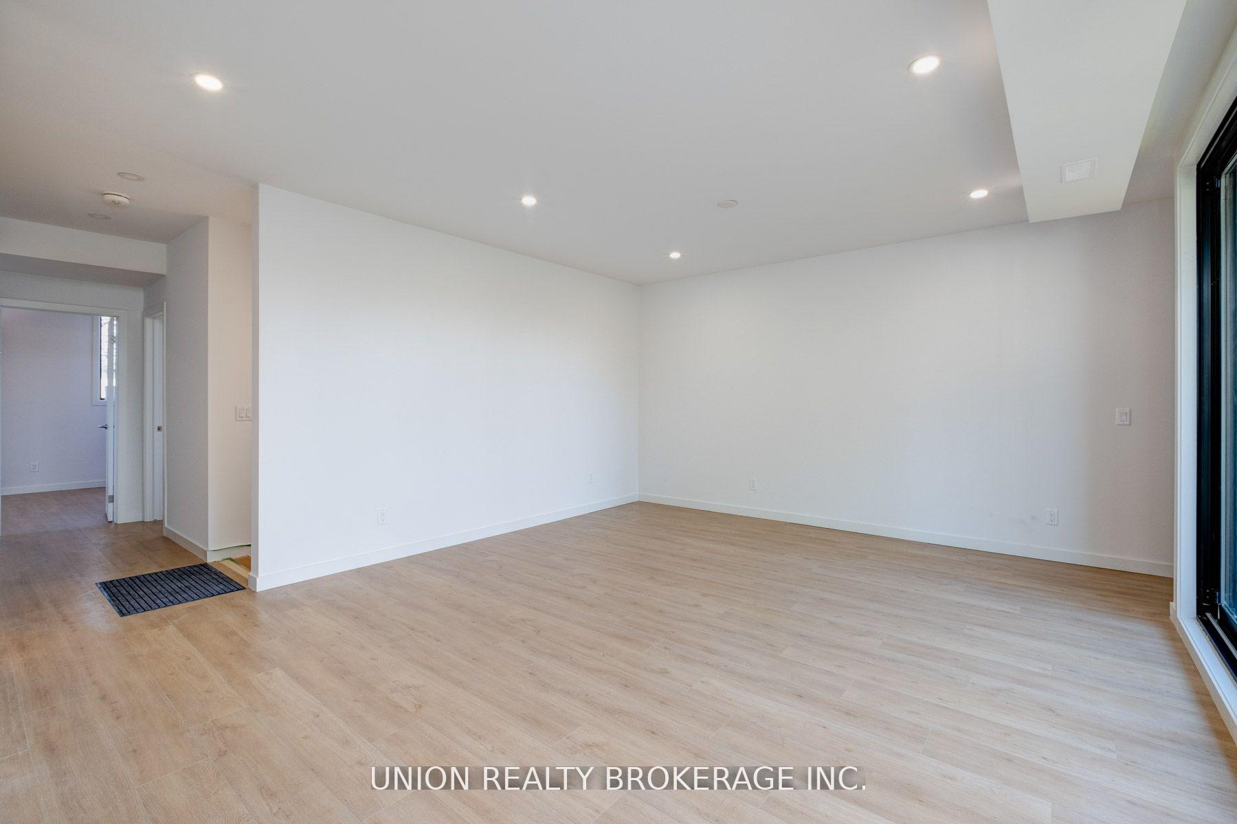 506 Scarborough Road Main Floor