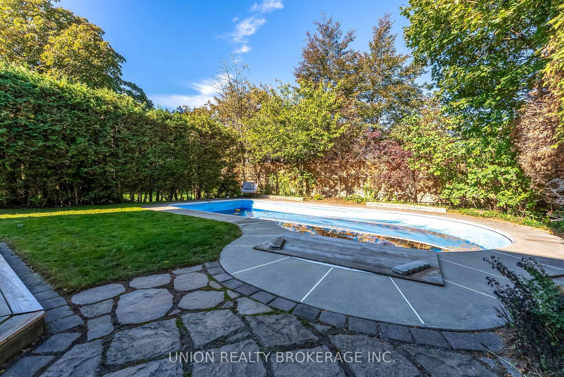 32 Bledlow Manor Drive