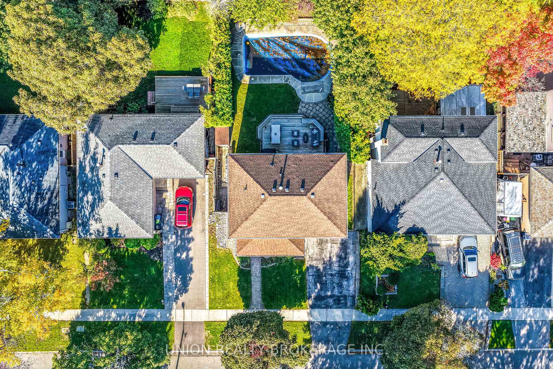 32 Bledlow Manor Drive