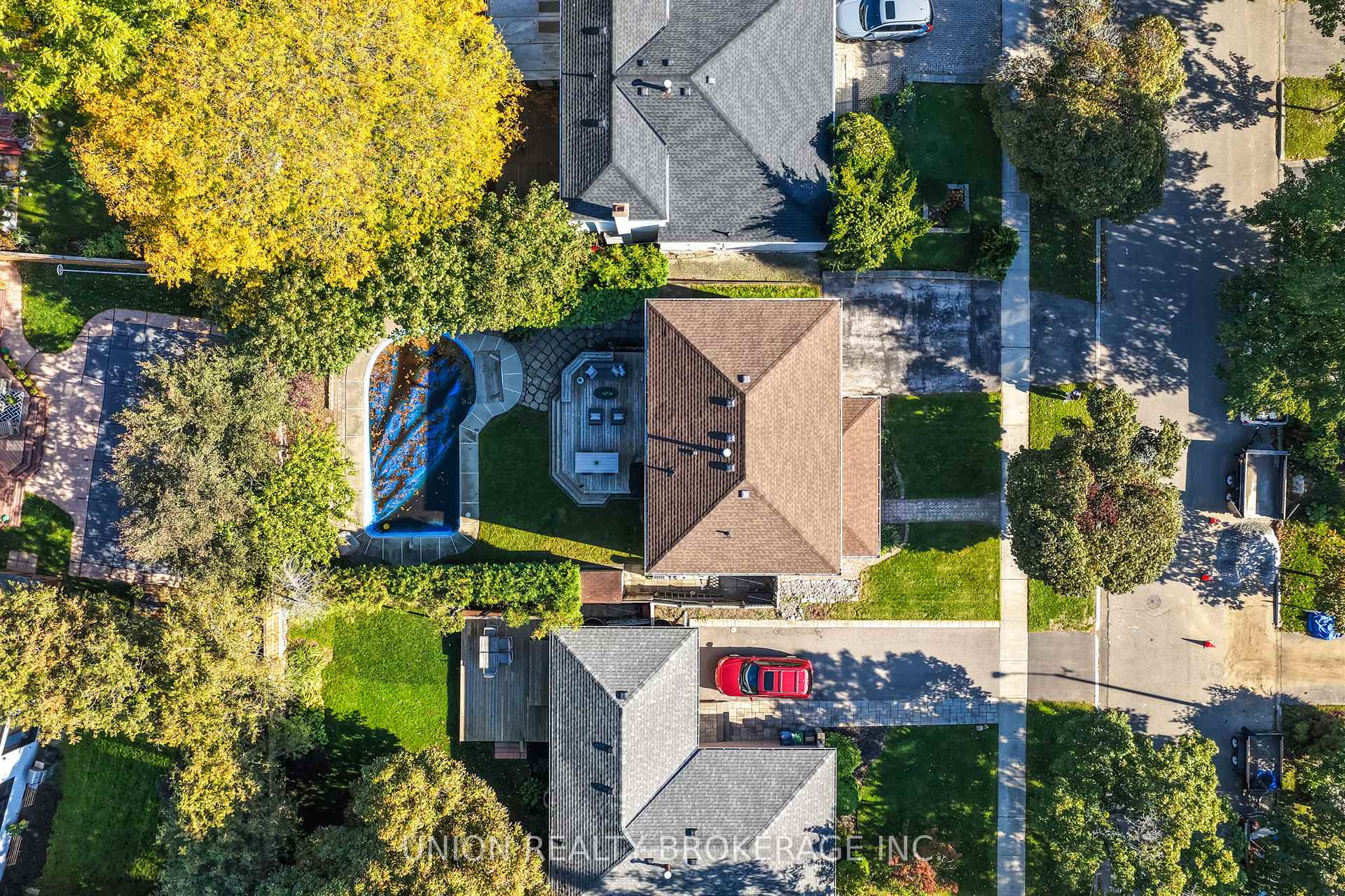 32 Bledlow Manor Drive