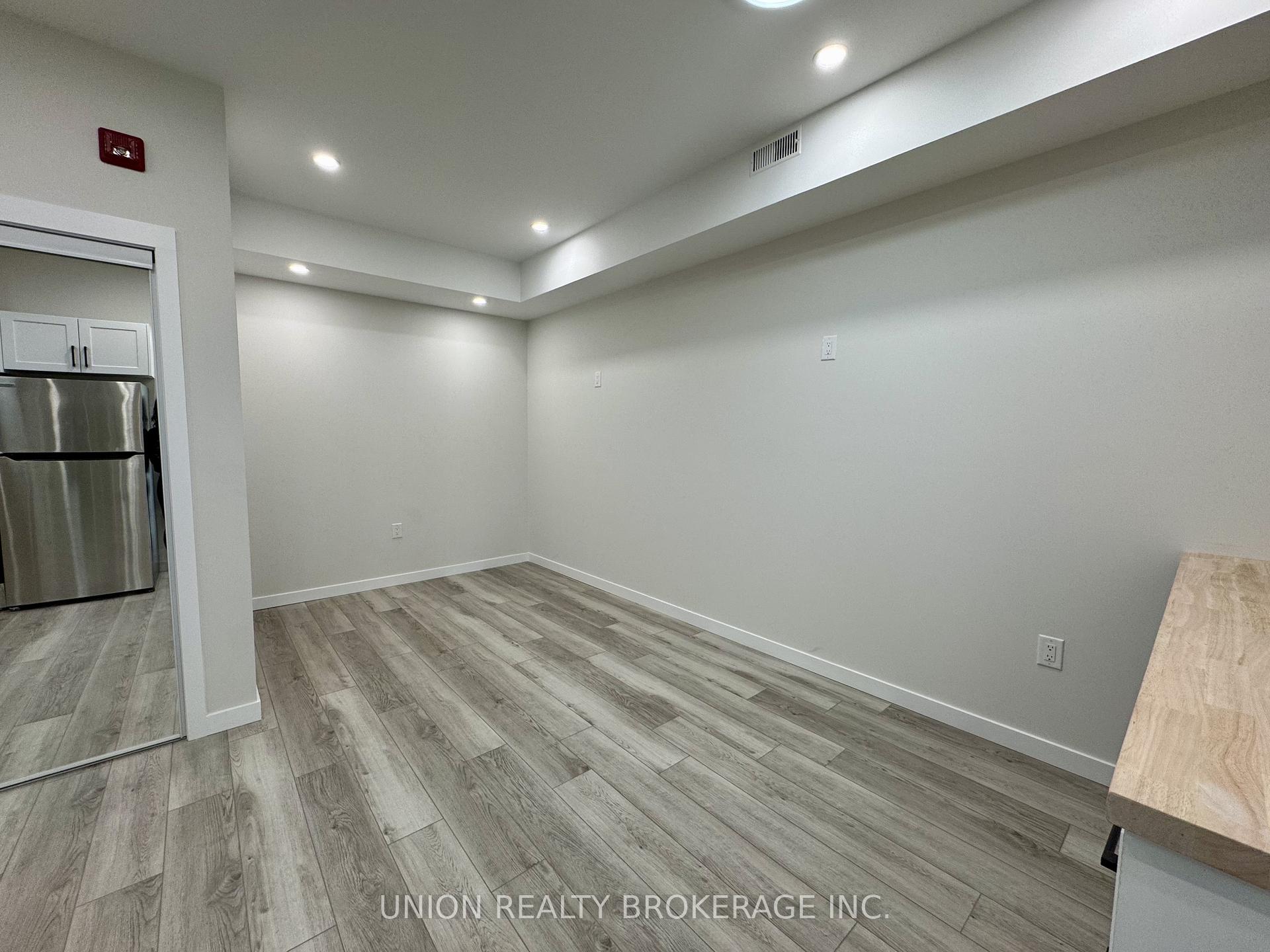 1184 Queen Street E 3, Toronto E01 Unit: 3
