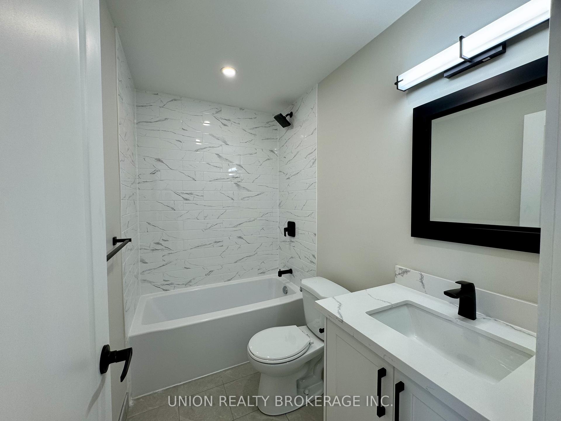 1184 Queen Street E 3, Toronto E01 Unit: 3
