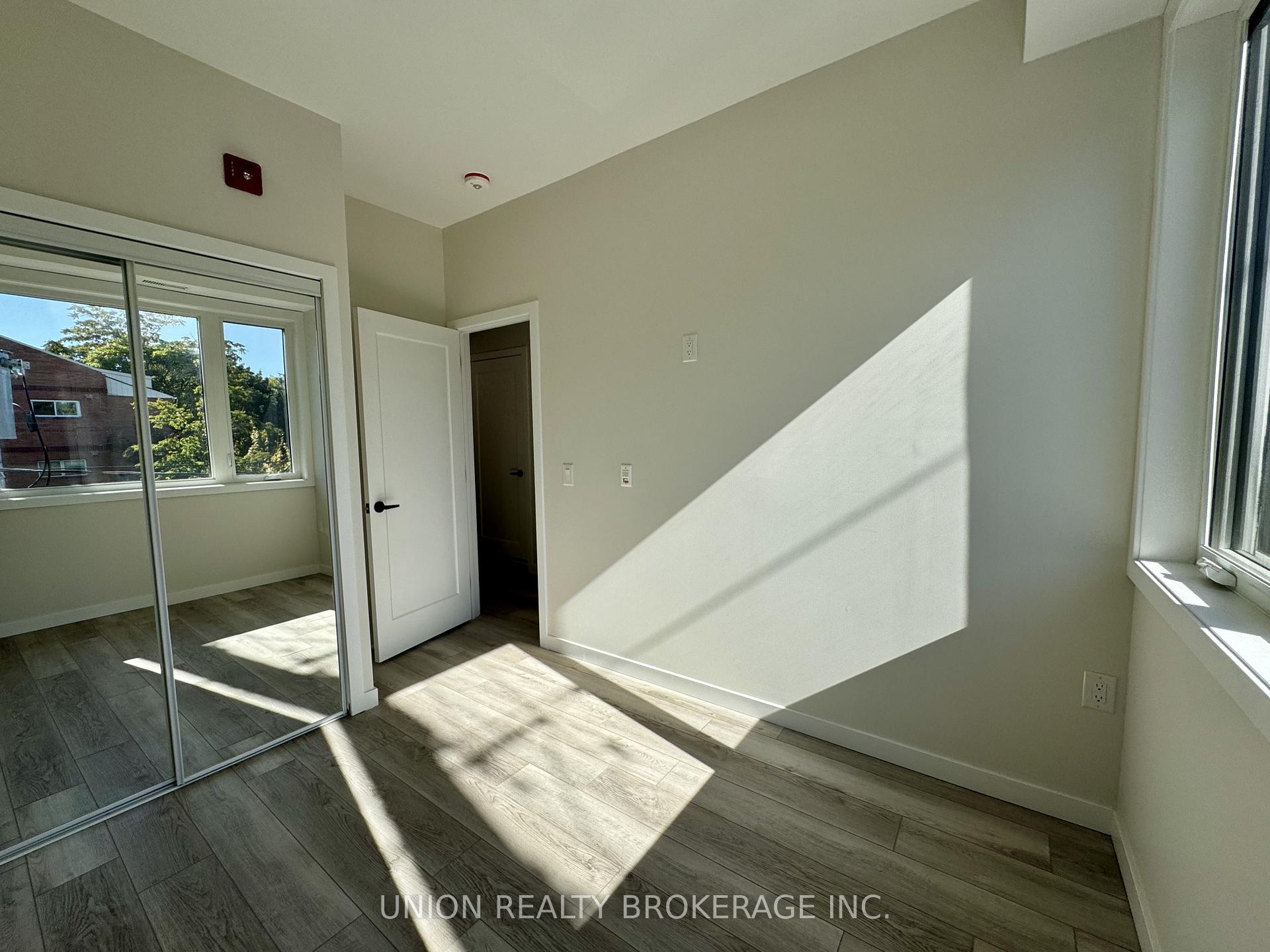 1184 Queen Street E 3, Toronto E01 Unit: 3