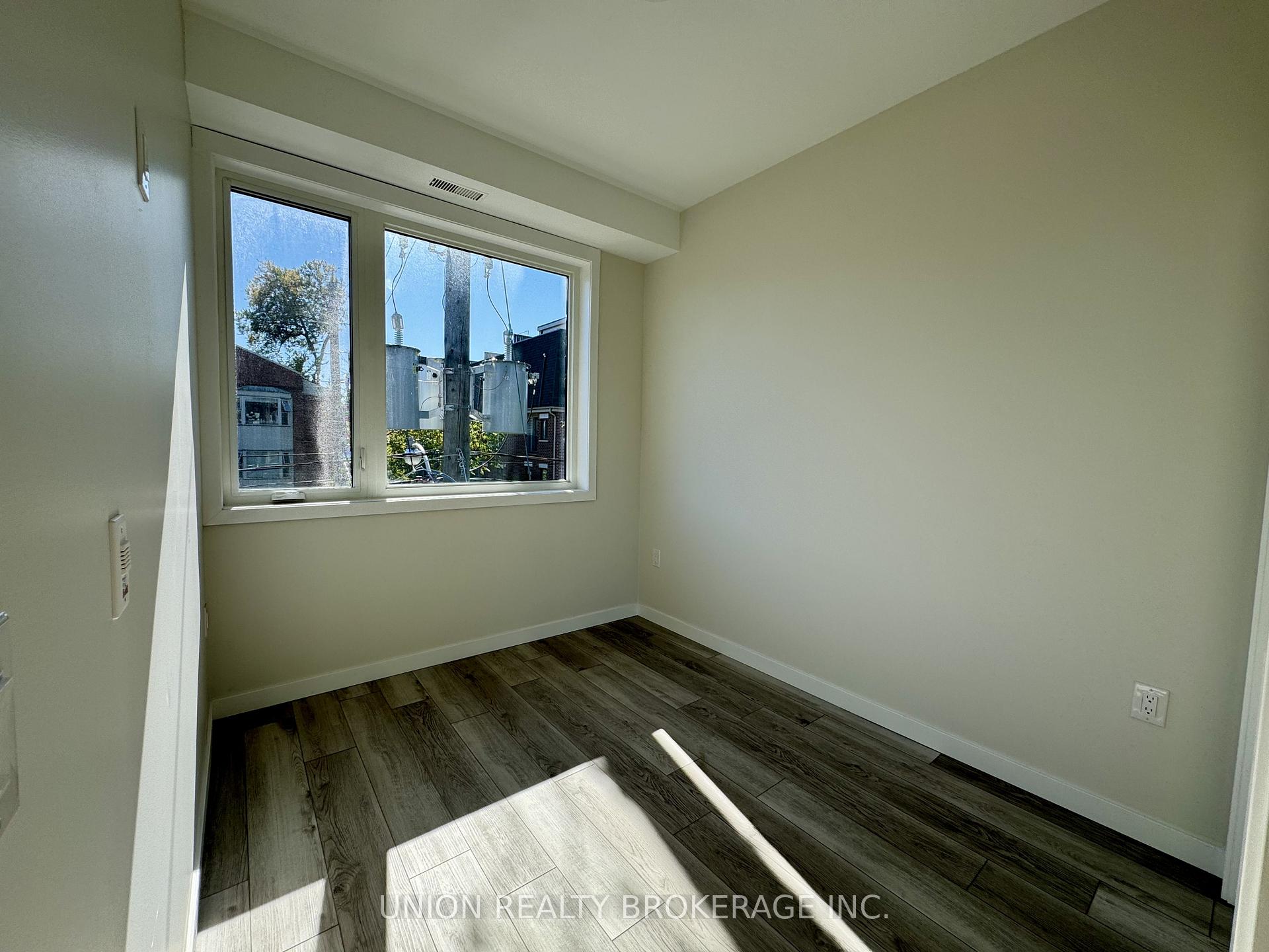 1184 Queen Street E 3, Toronto E01 Unit: 3