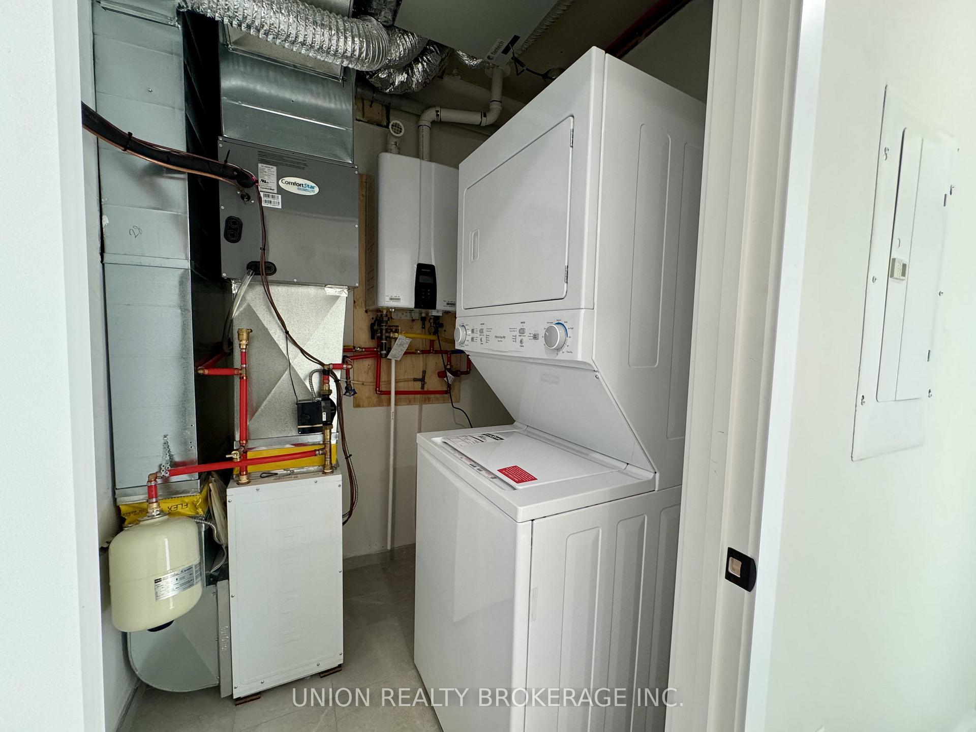 1184 Queen Street E 3, Toronto E01 Unit: 3