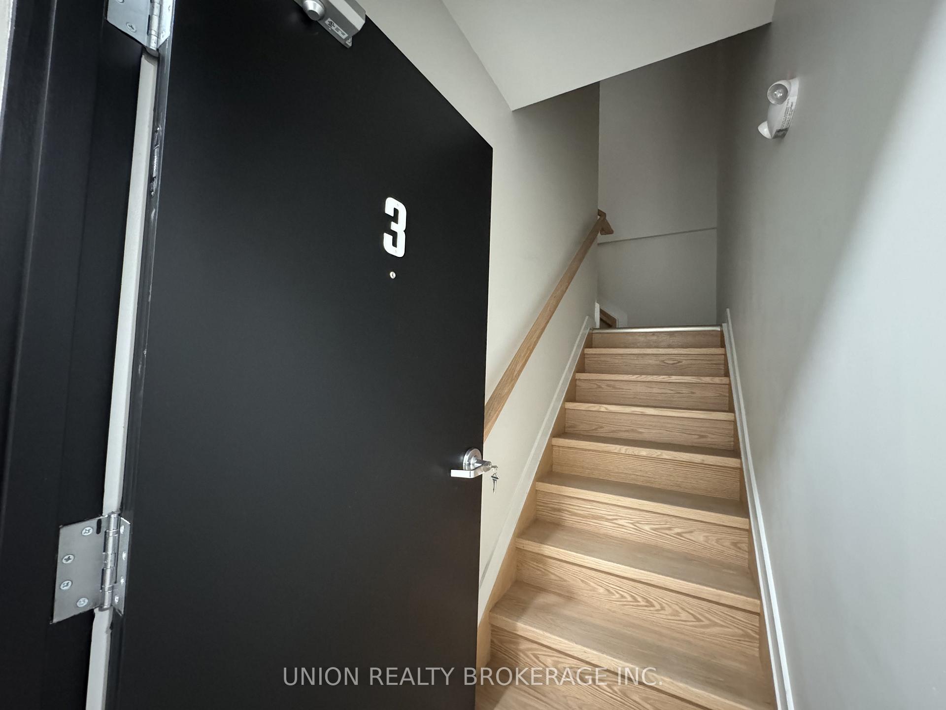 1184 Queen Street E 3, Toronto E01 Unit: 3