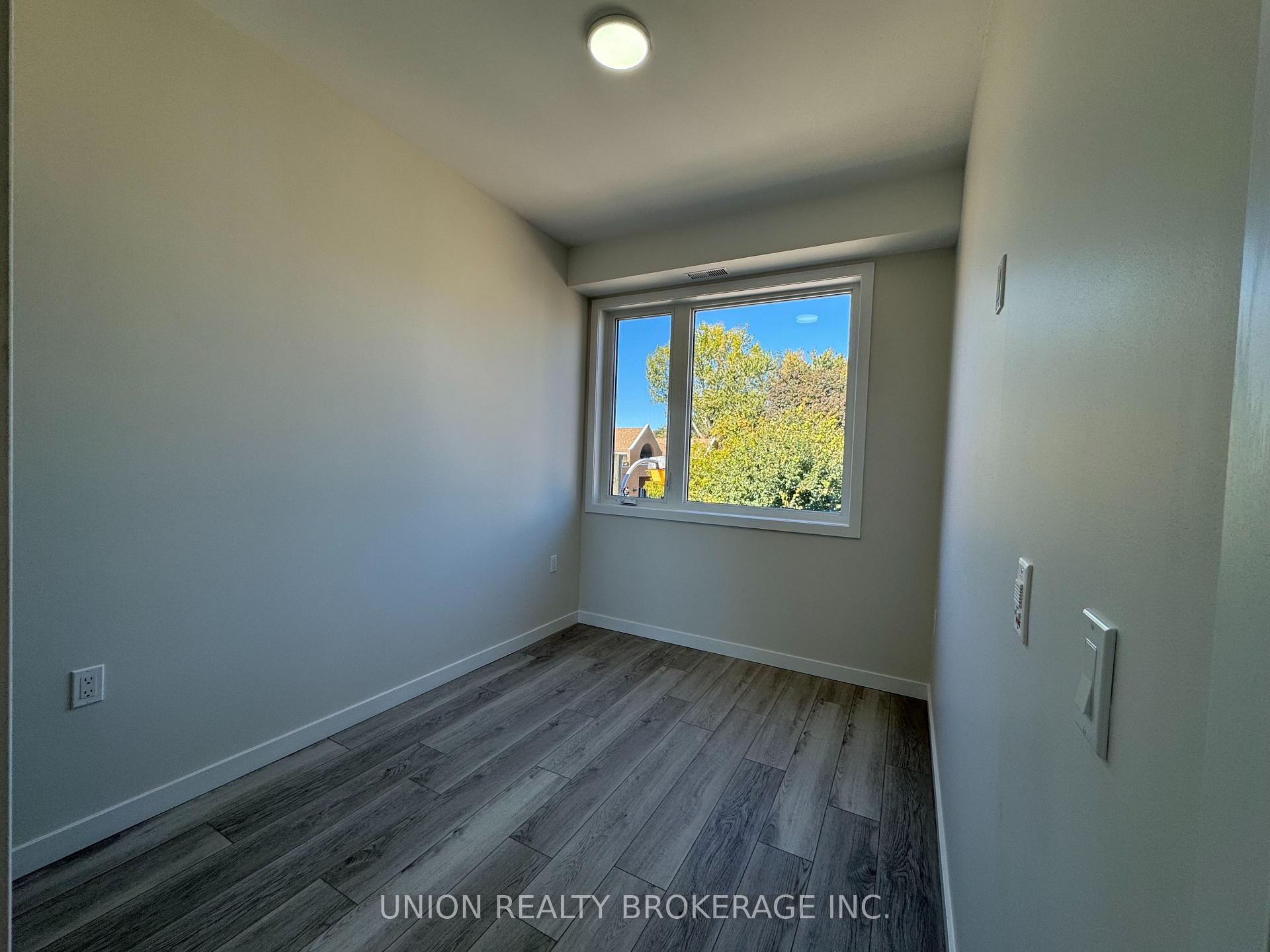 1184 Queen Street E 4, Toronto E01 Unit: 4