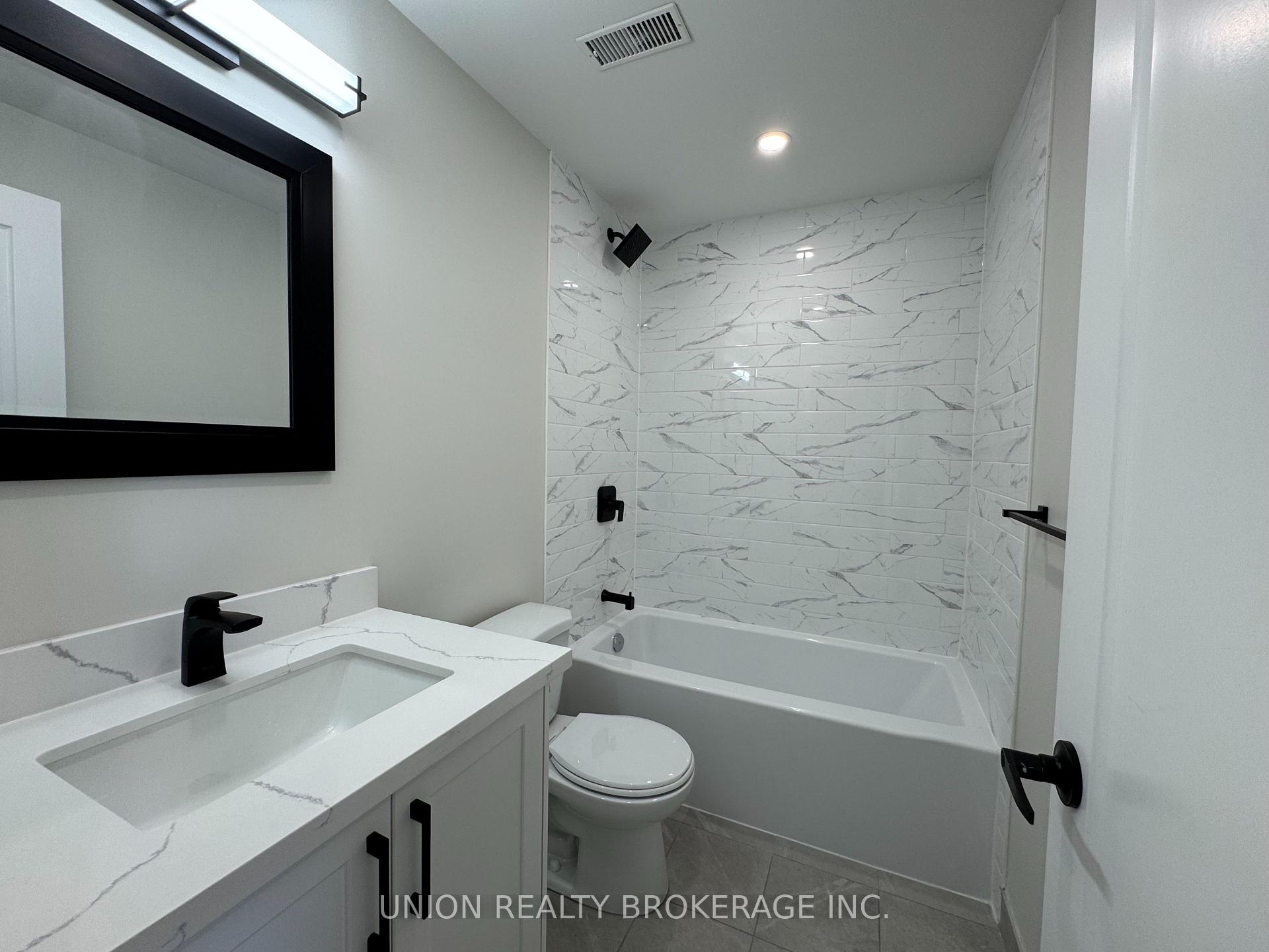 1184 Queen Street E 4, Toronto E01 Unit: 4