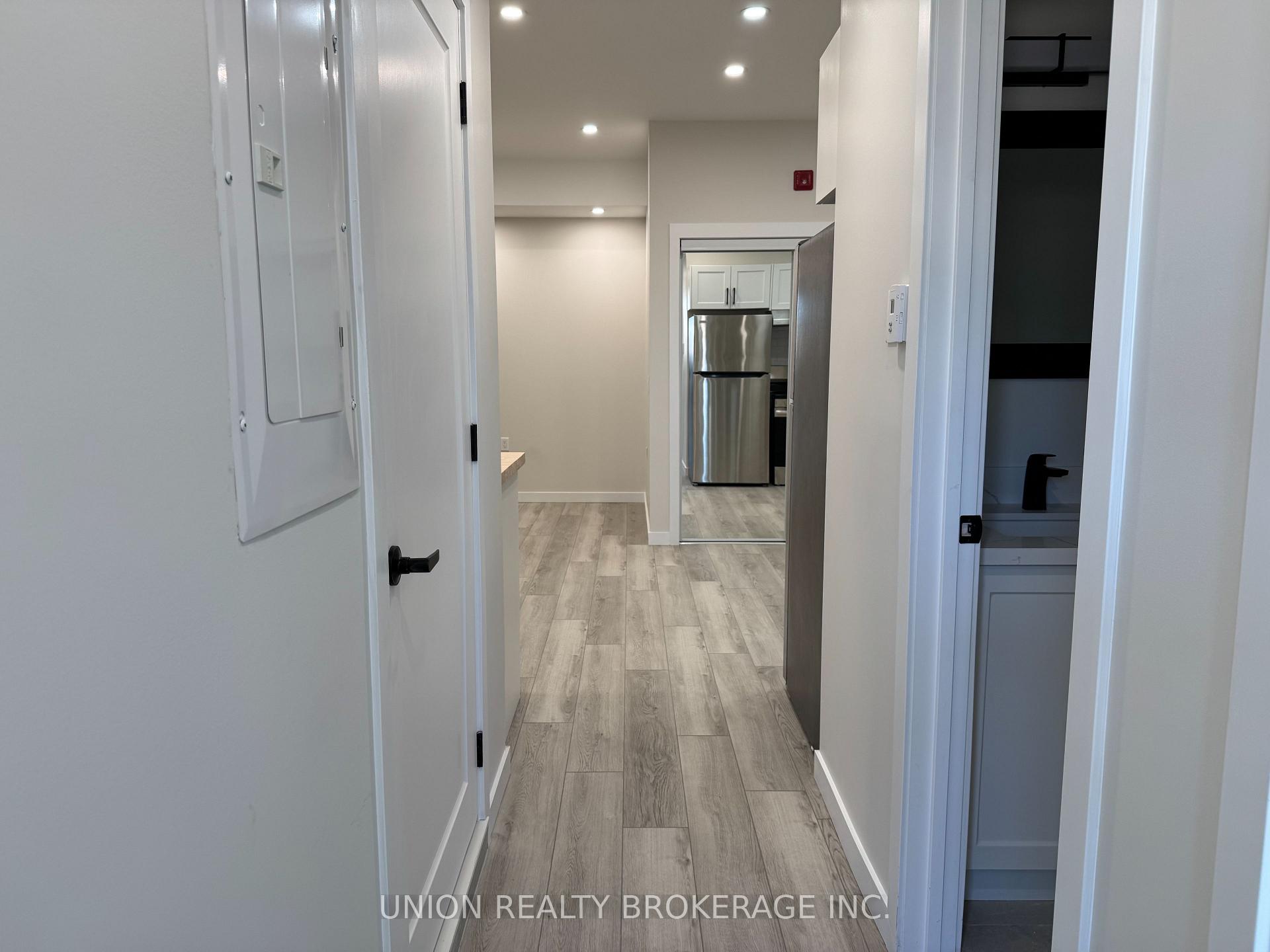 1184 Queen Street E 4, Toronto E01 Unit: 4