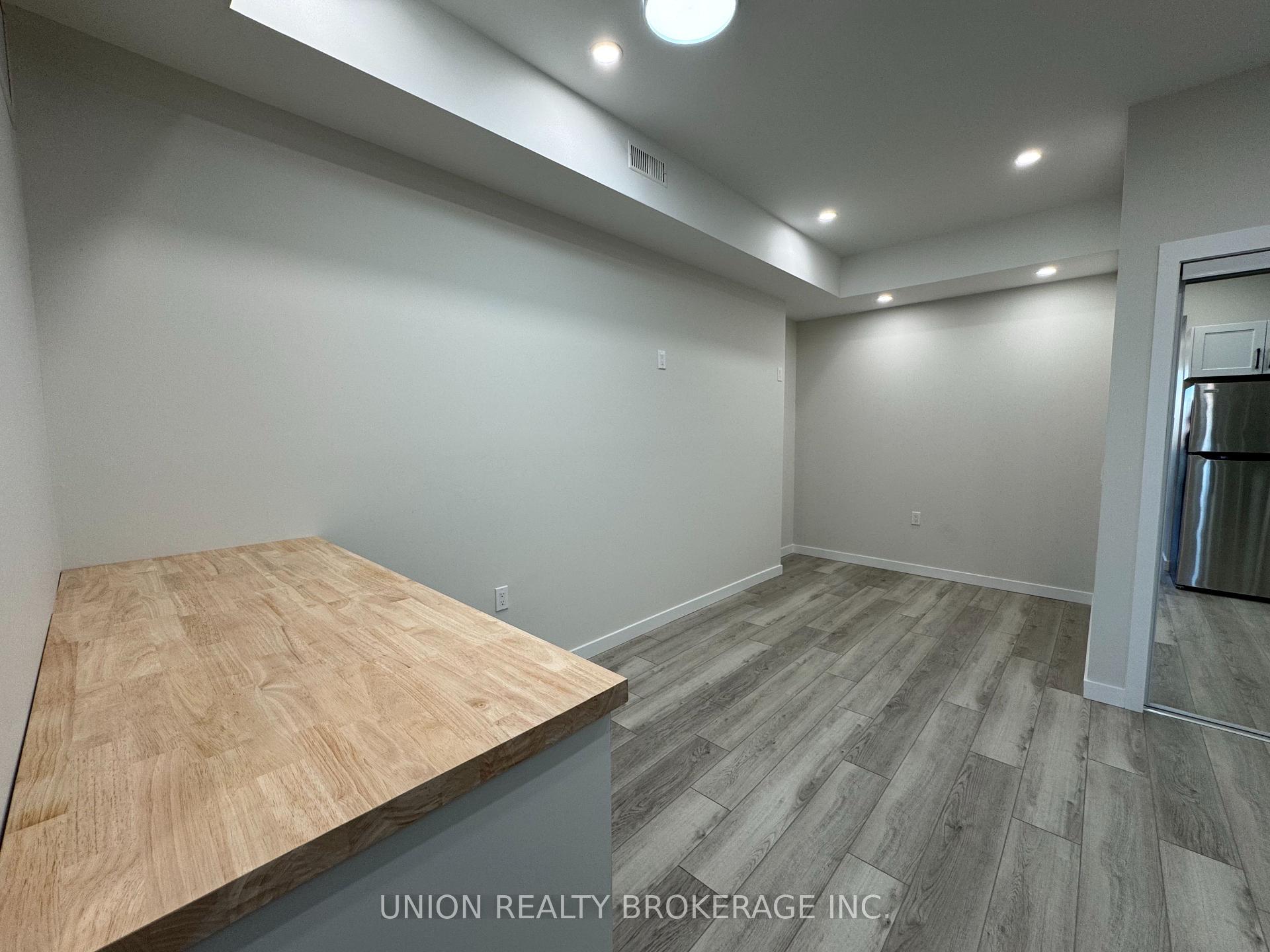 1184 Queen Street E 4, Toronto E01 Unit: 4