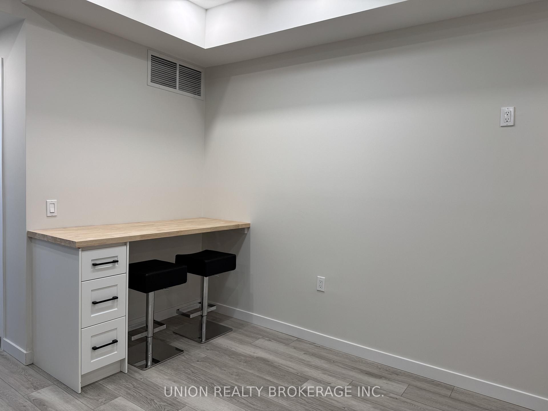 1184 Queen Street E 4, Toronto E01 Unit: 4
