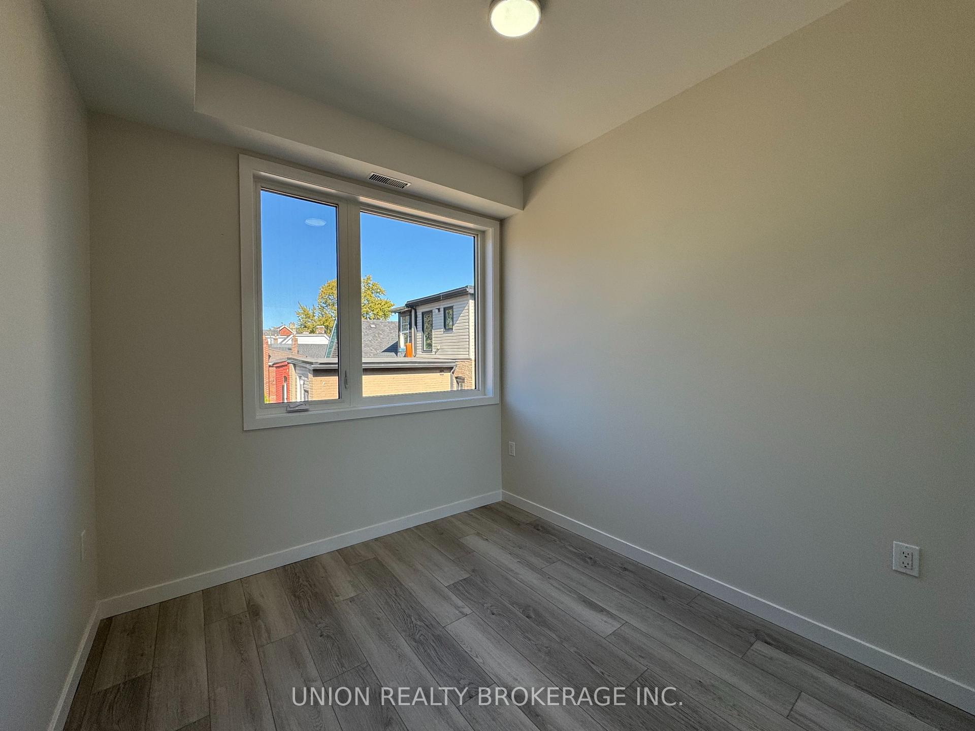 1184 Queen Street E 4, Toronto E01 Unit: 4