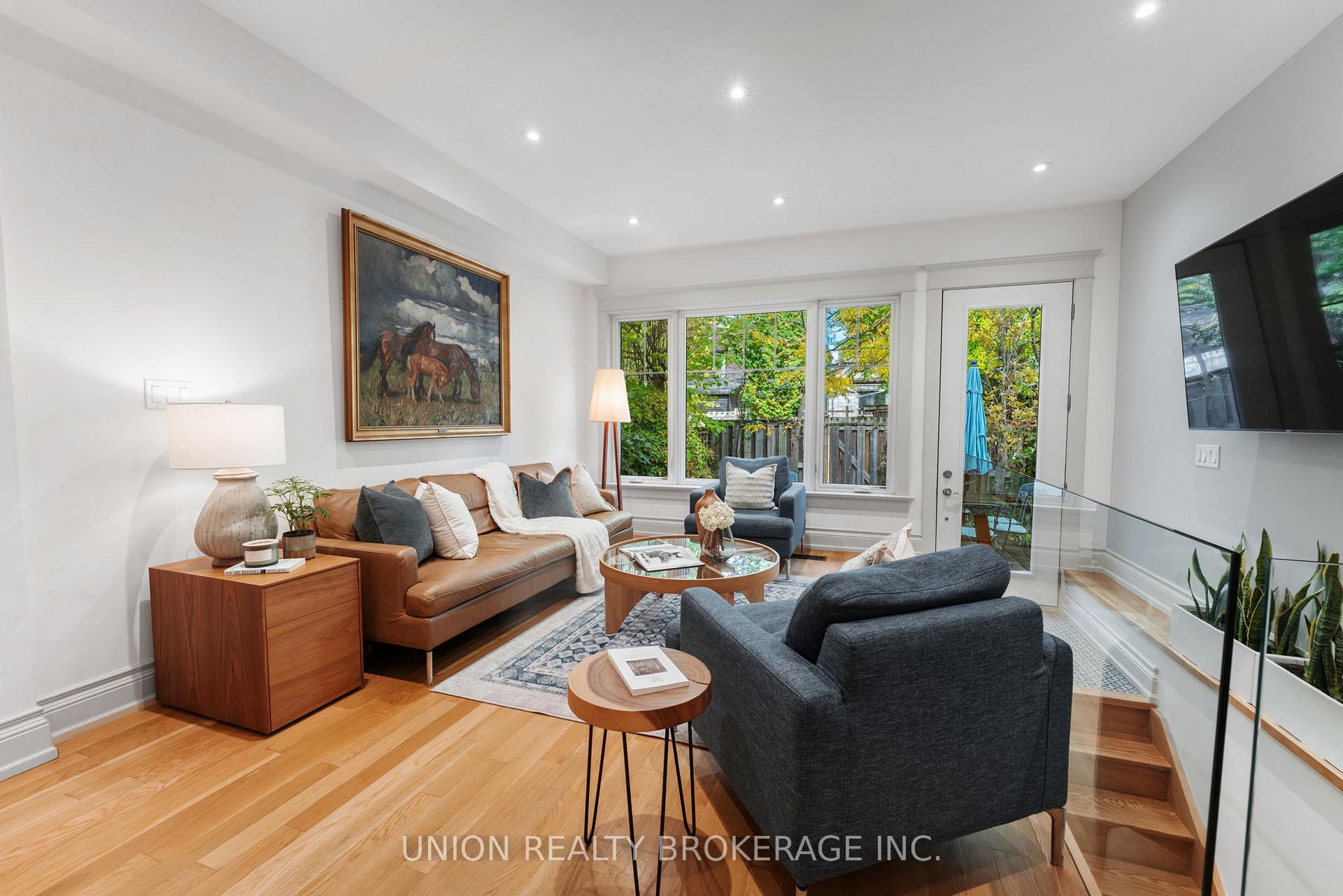 36 Hunter Street, Toronto E01