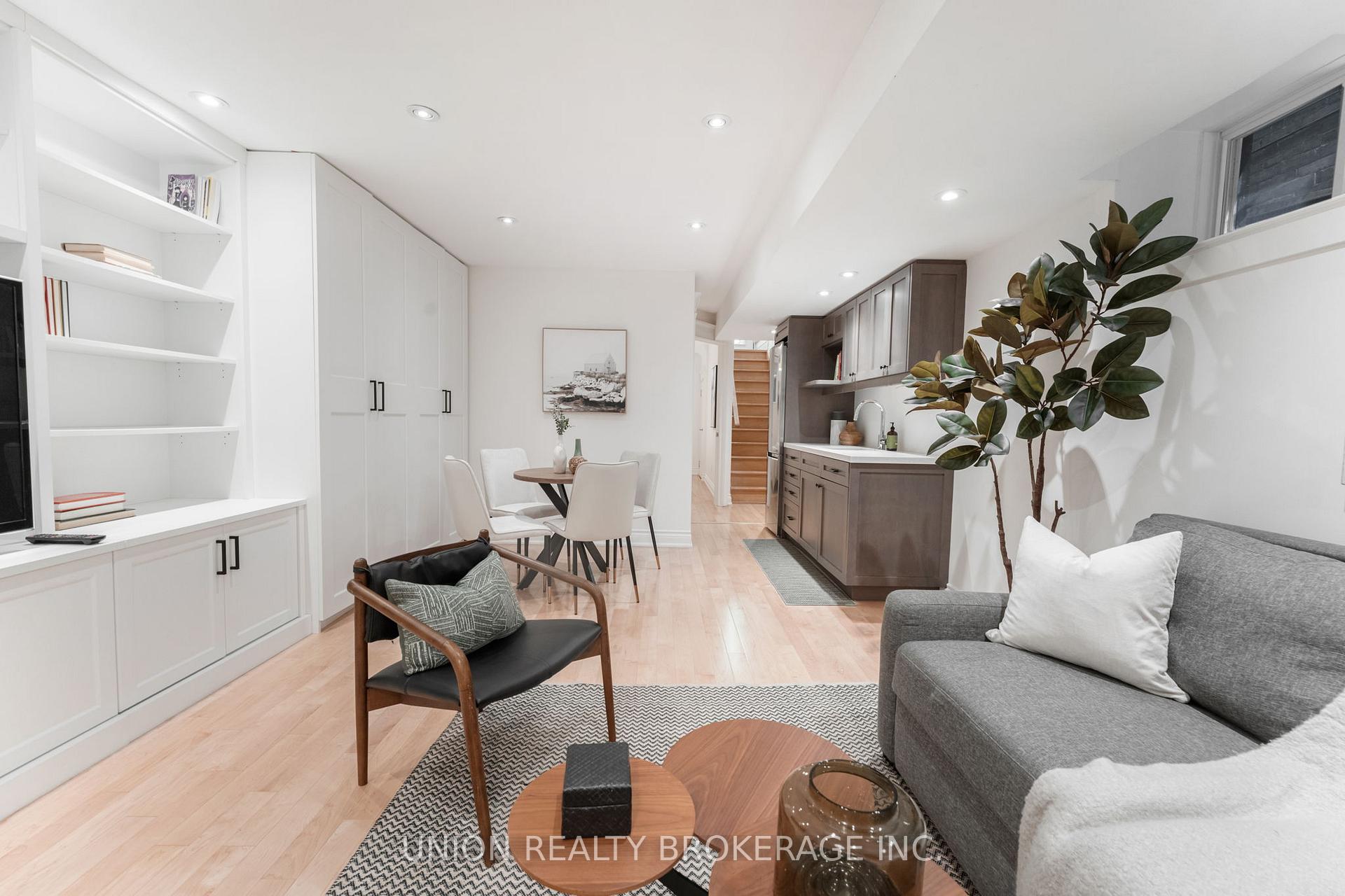 36 Hunter Street, Toronto E01