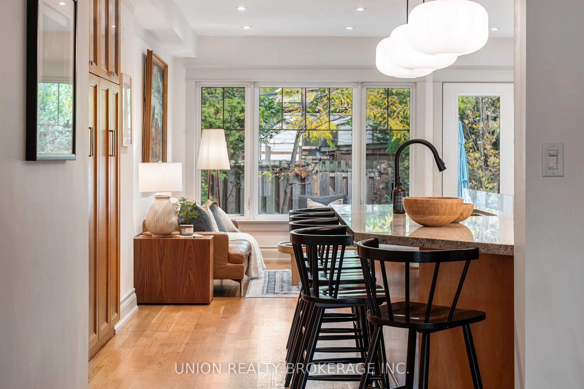 36 Hunter Street, Toronto E01