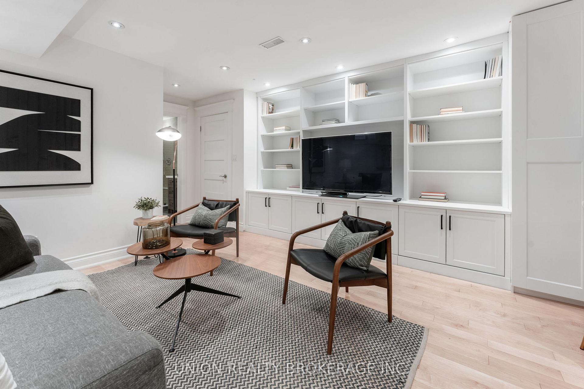 36 Hunter Street, Toronto E01