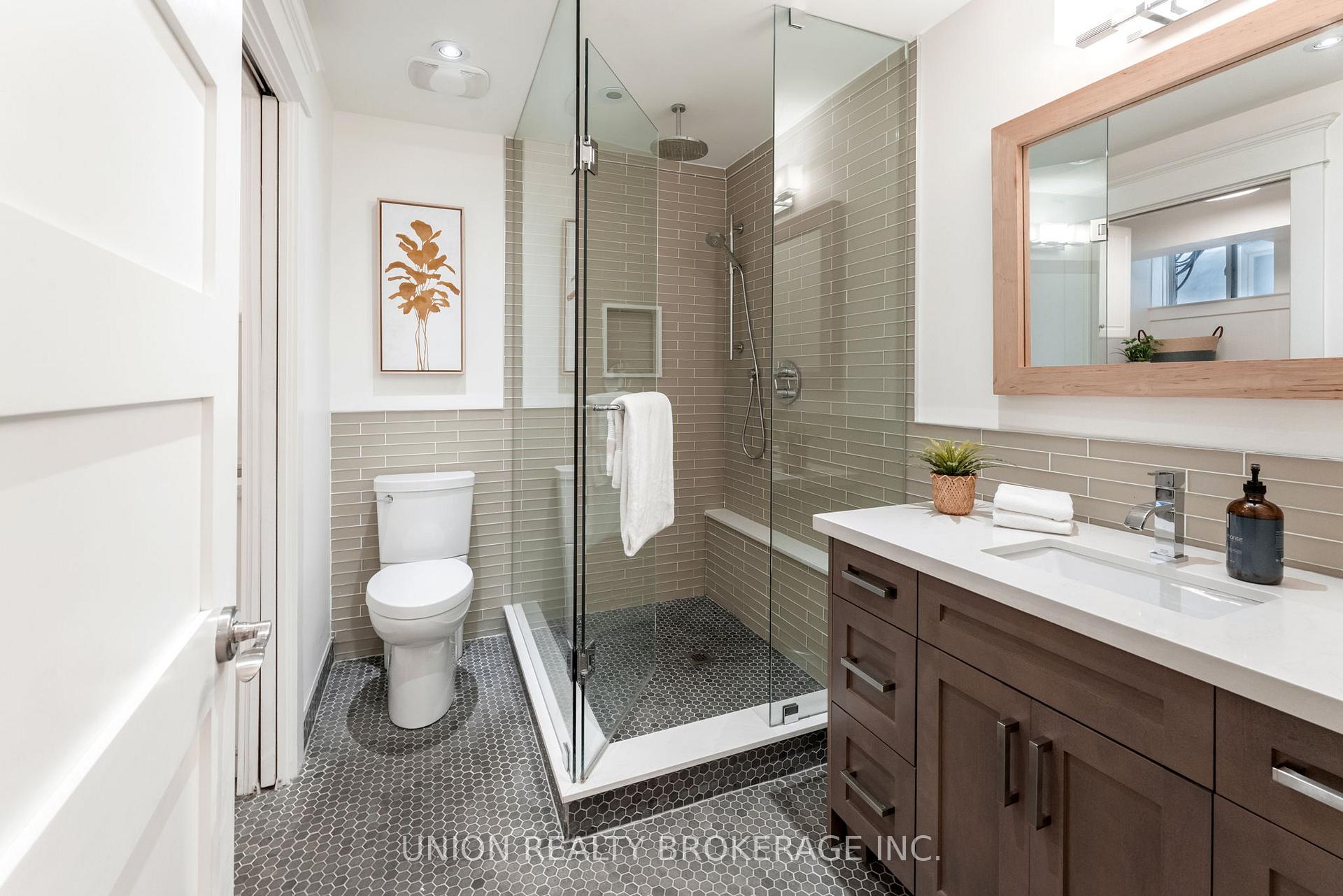 36 Hunter Street, Toronto E01