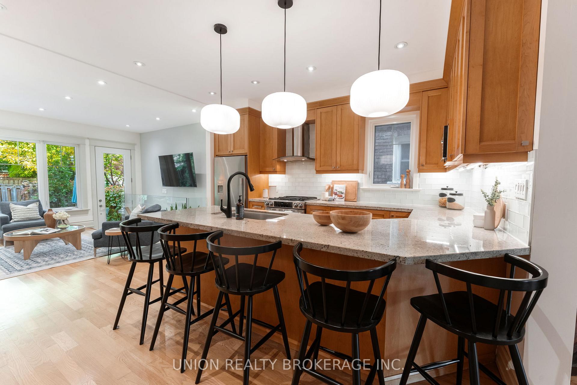 36 Hunter Street, Toronto E01