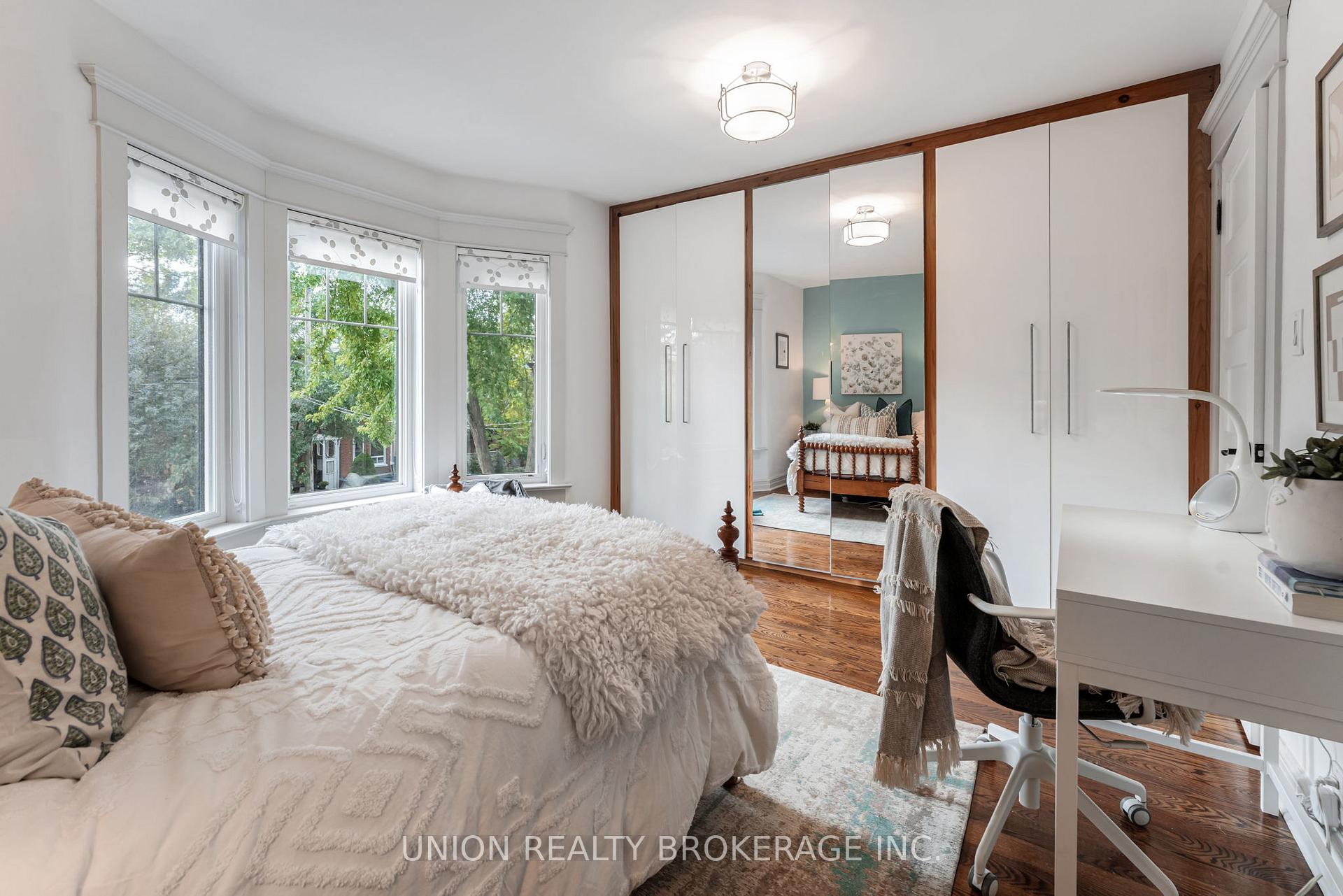 36 Hunter Street, Toronto E01