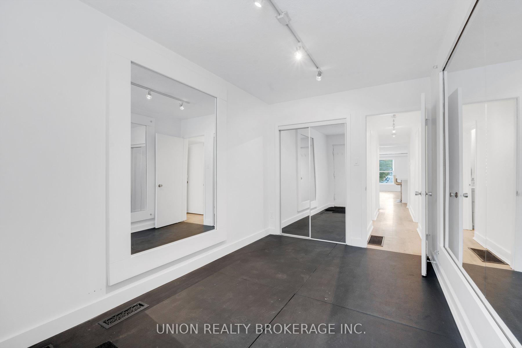 2495A Queen Street E, Toronto E02