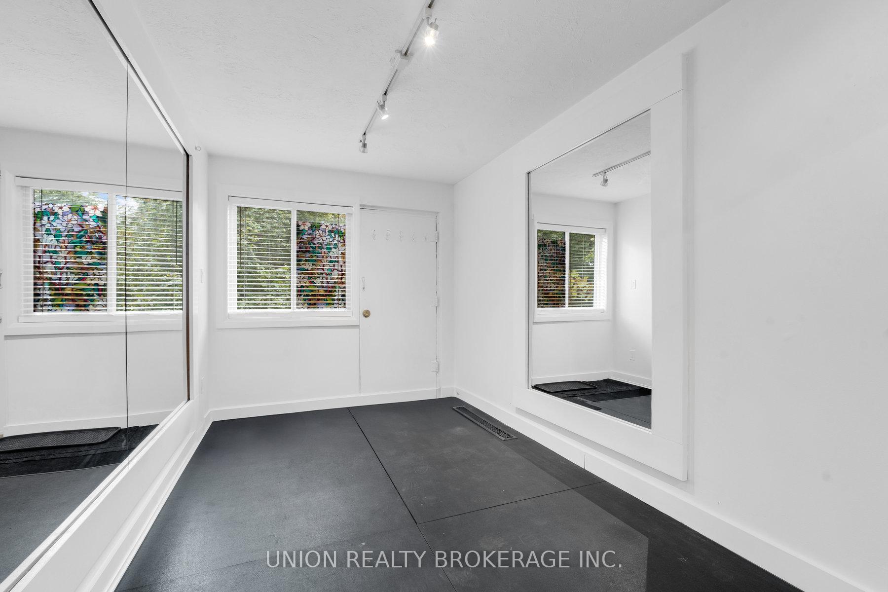 2495A Queen Street E, Toronto E02