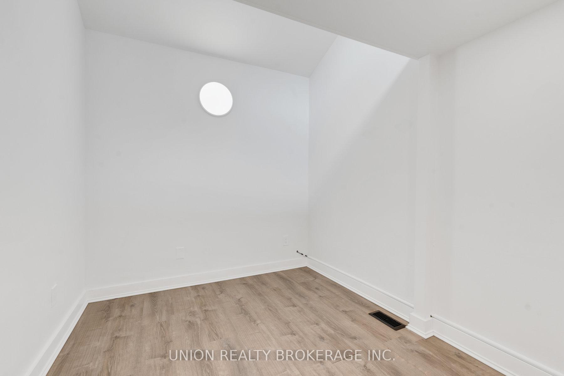 2495A Queen Street E, Toronto E02