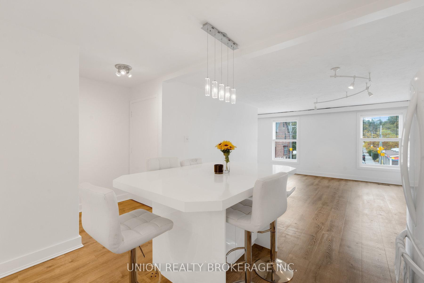 2495A Queen Street E, Toronto E02