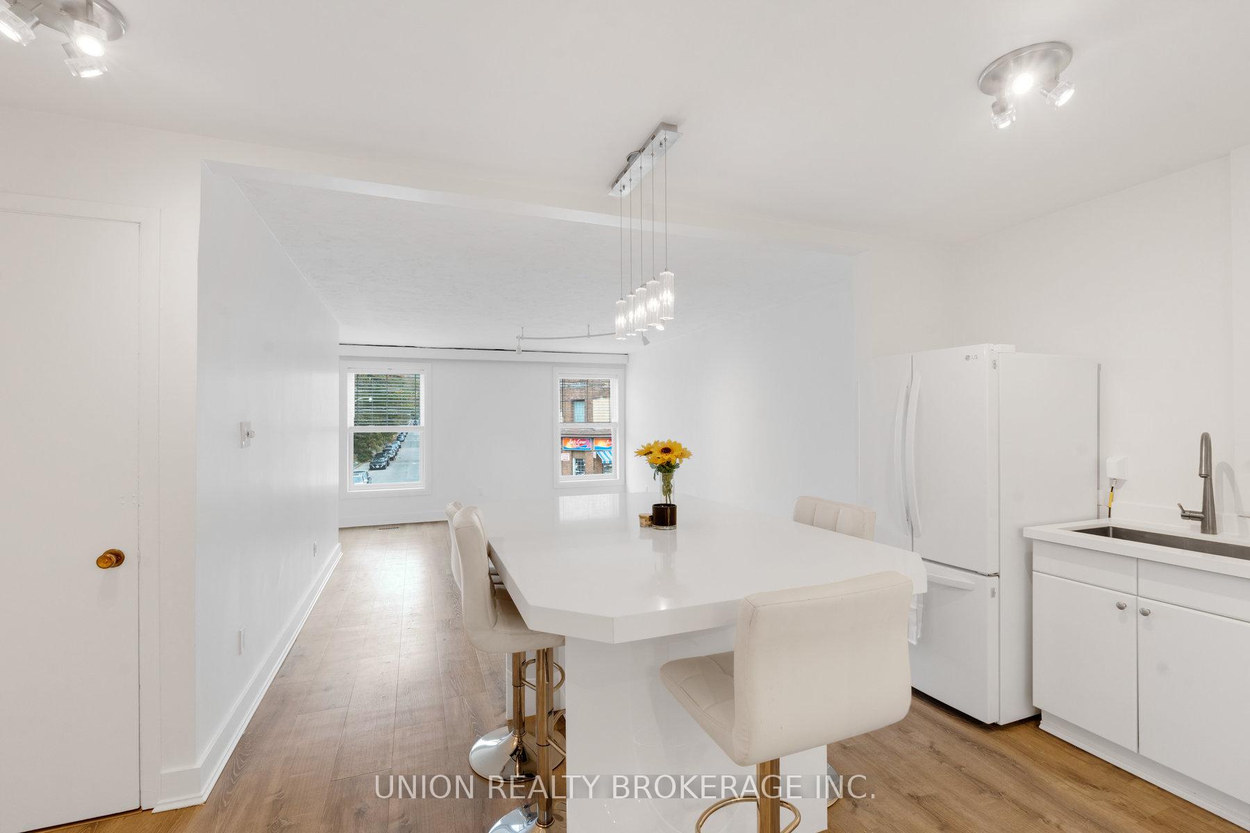 2495A Queen Street E, Toronto E02