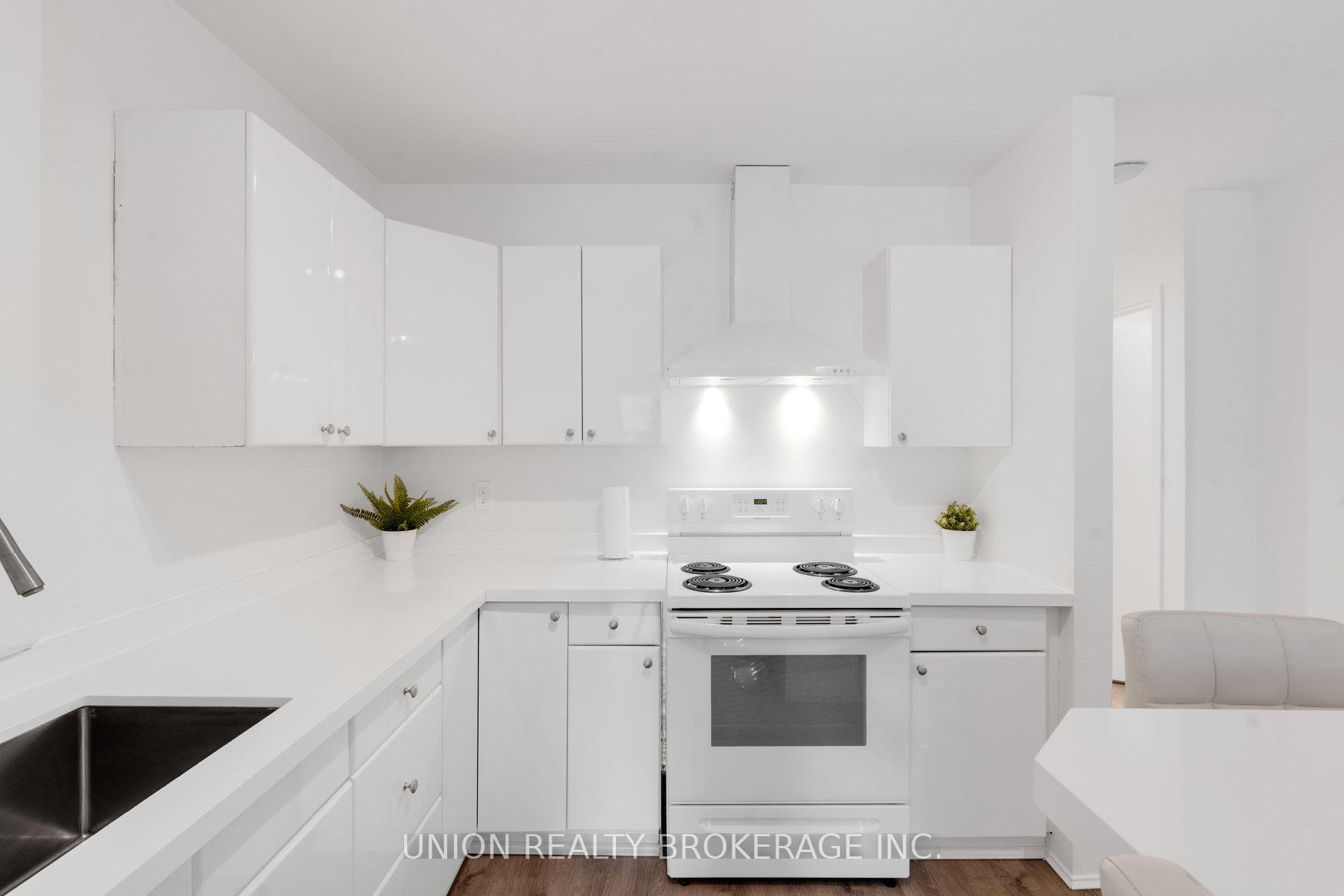 2495A Queen Street E, Toronto E02