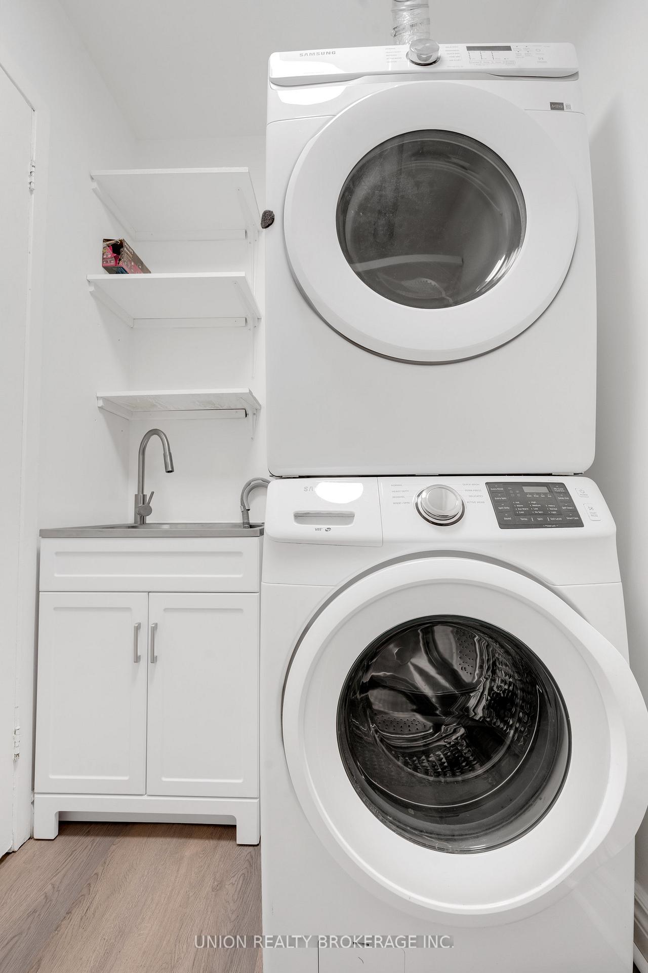 2495A Queen Street E, Toronto E02