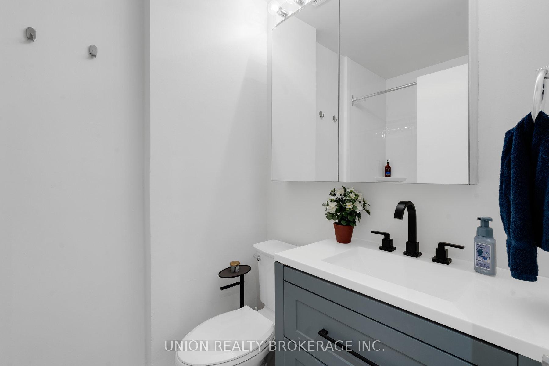 2495A Queen Street E, Toronto E02