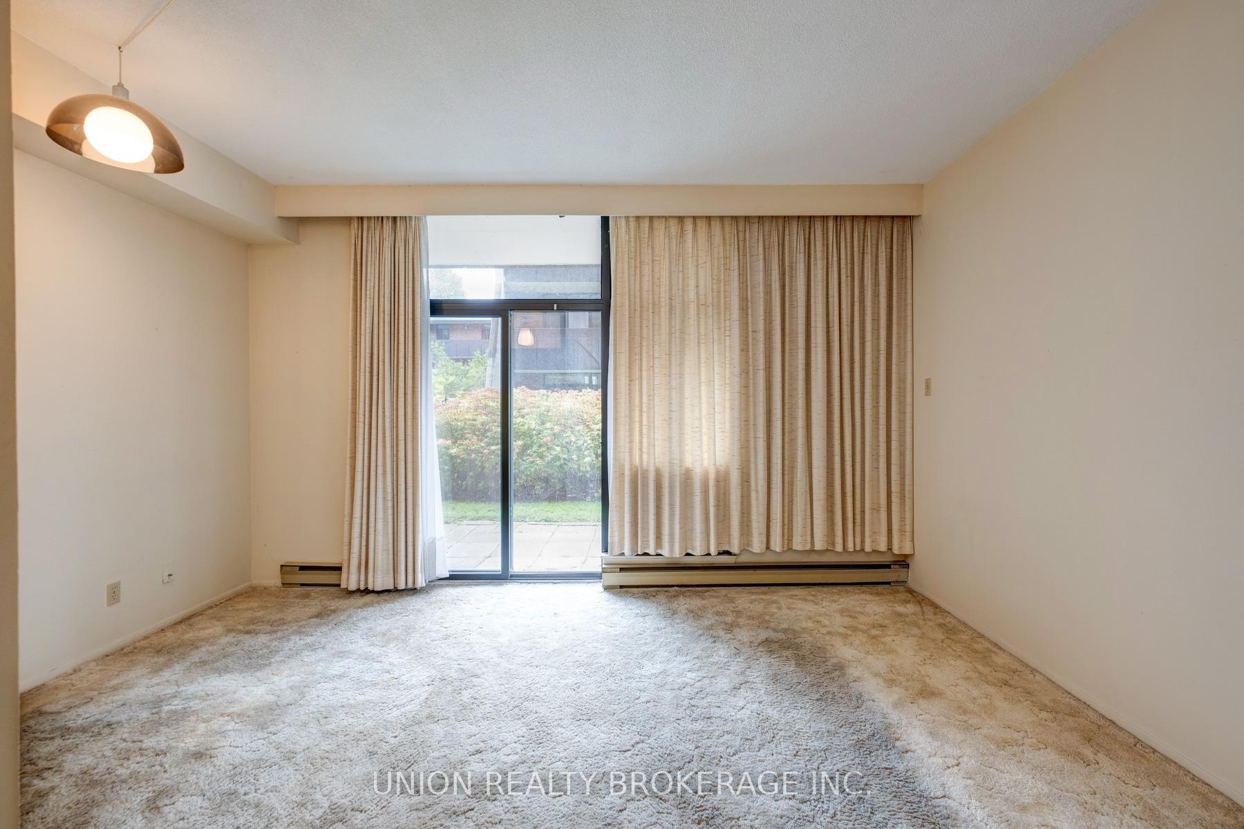 50 Old Kingston Road 5-104, Toronto E10 Unit: 5-104