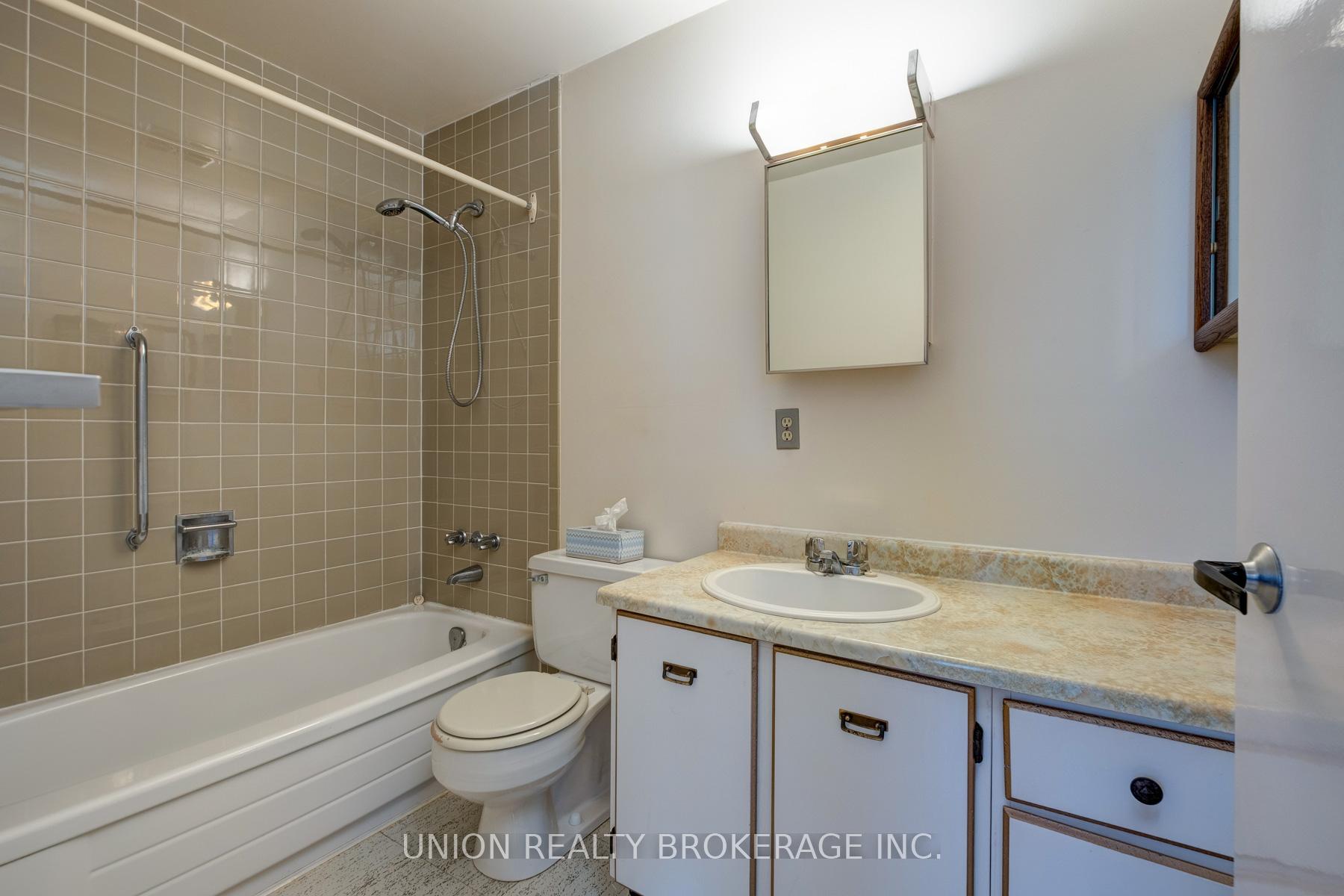 50 Old Kingston Road 5-104, Toronto E10 Unit: 5-104