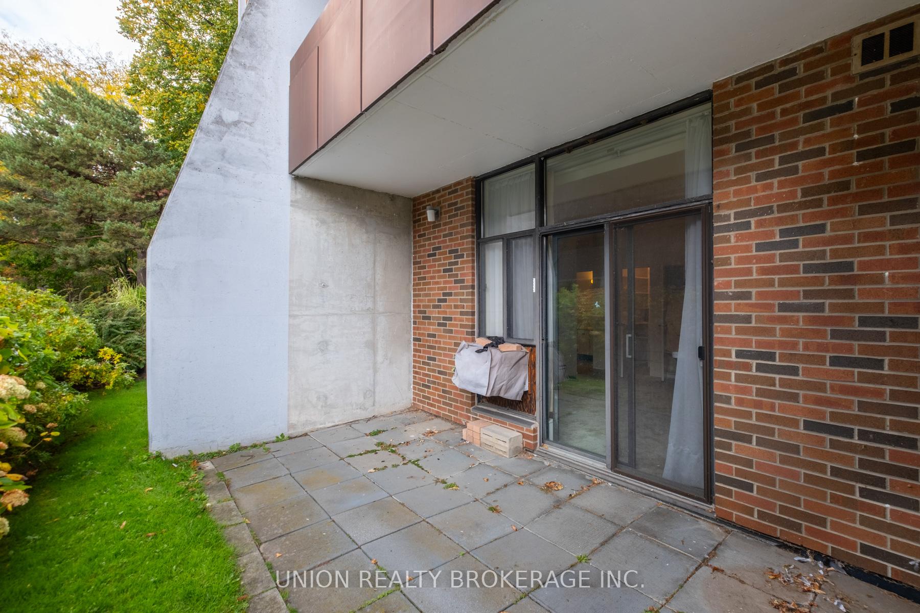 50 Old Kingston Road 5-104, Toronto E10 Unit: 5-104