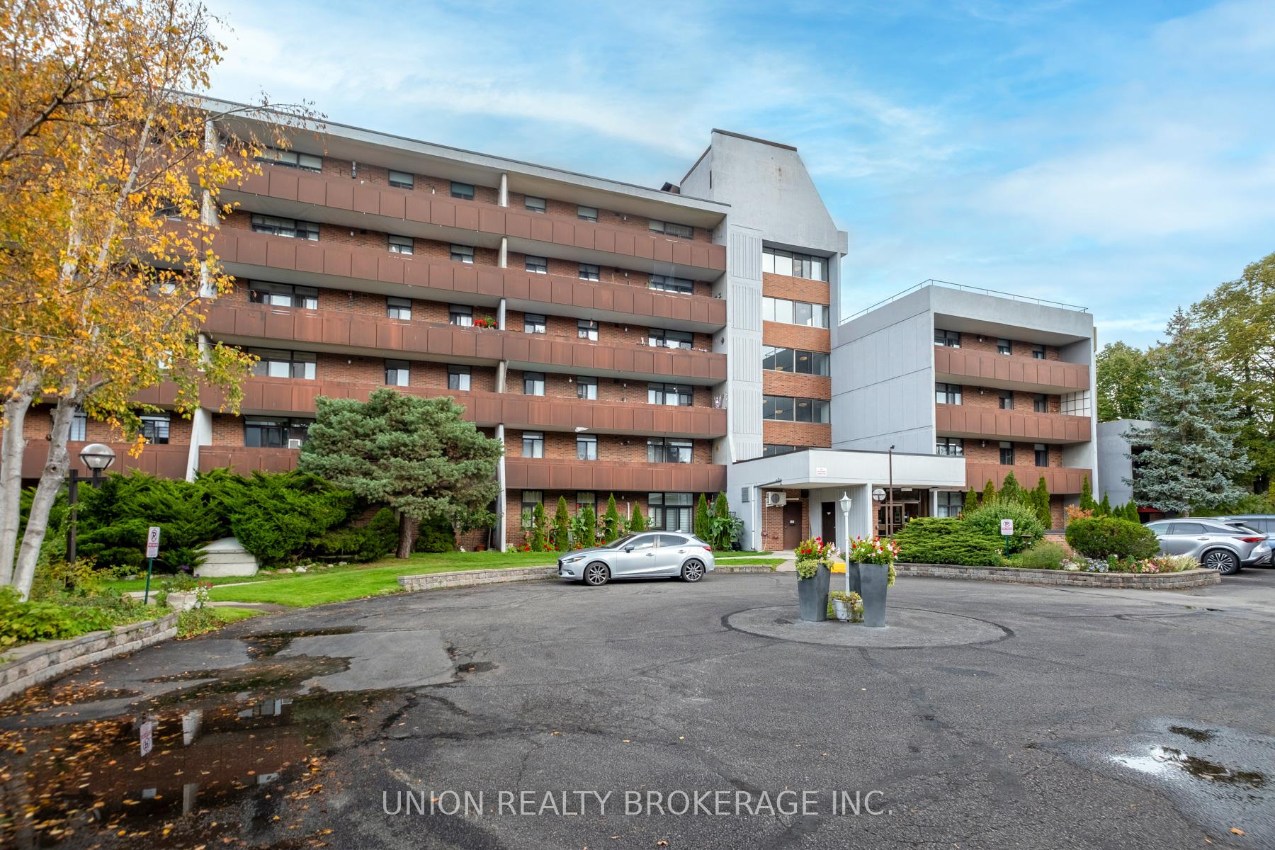 50 Old Kingston Road 5-104, Toronto E10 Unit: 5-104