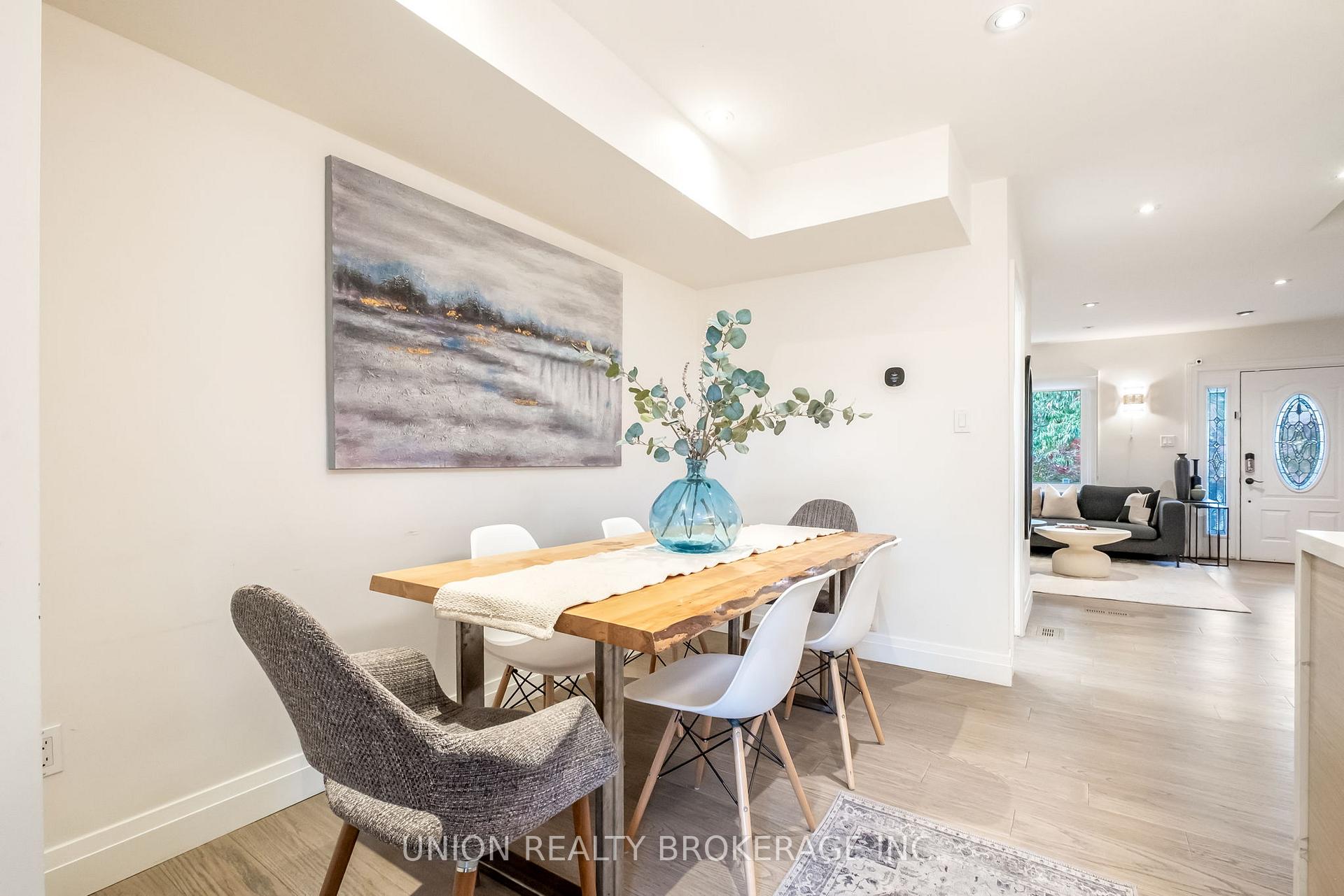 135 Oak Park Avenue, Toronto E03