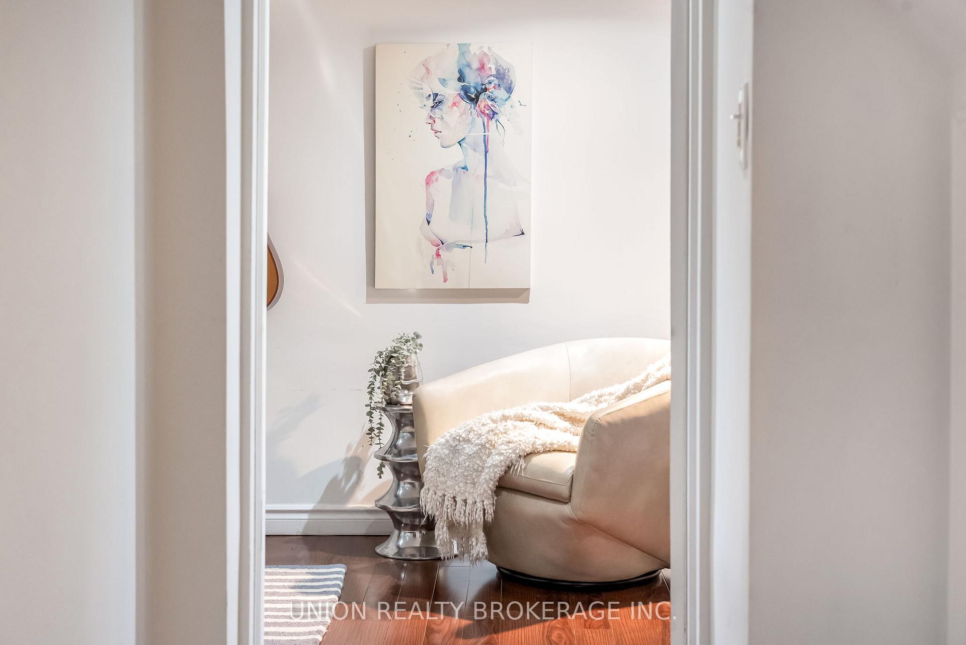 135 Oak Park Avenue, Toronto E03