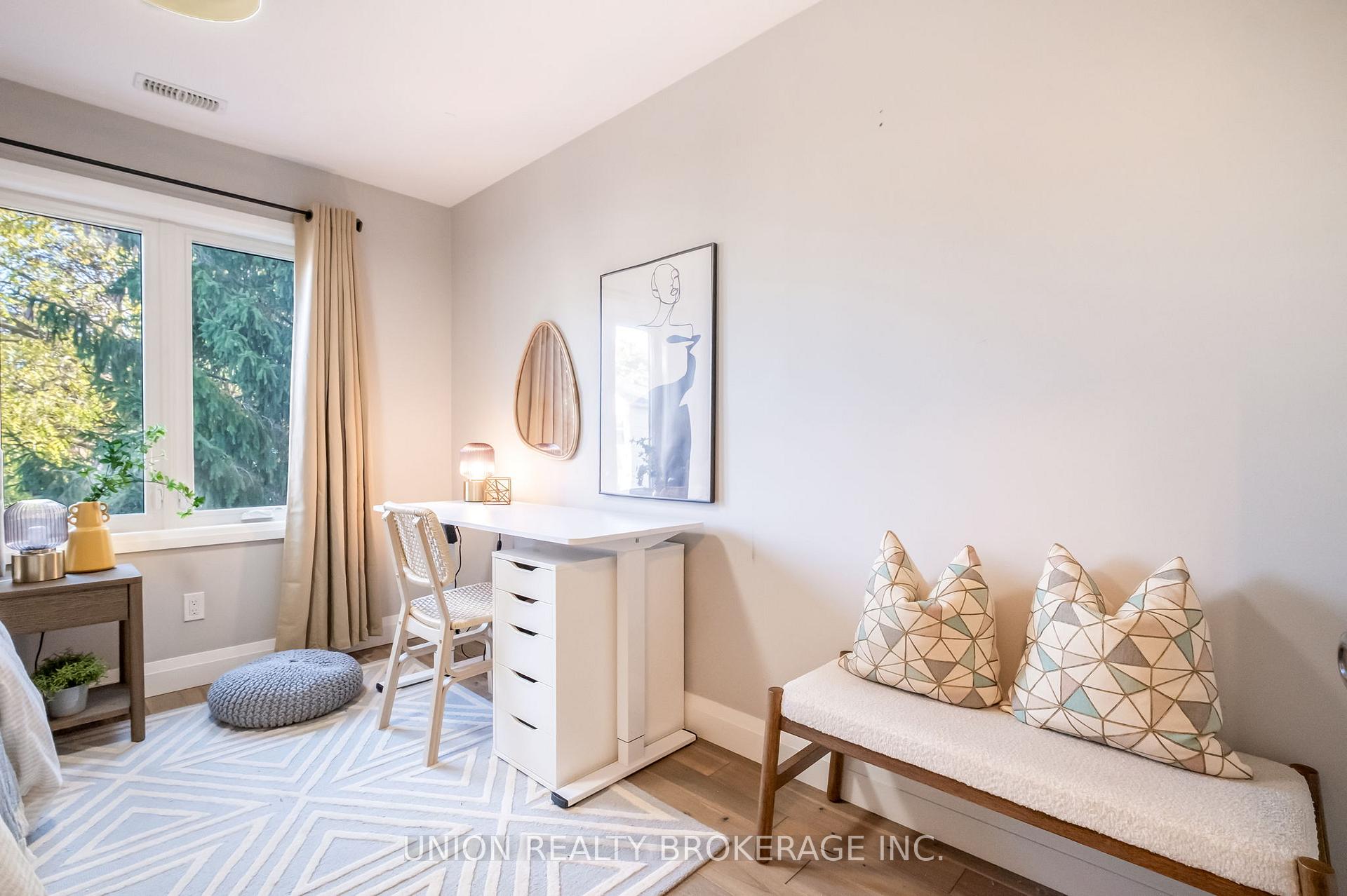 135 Oak Park Avenue, Toronto E03