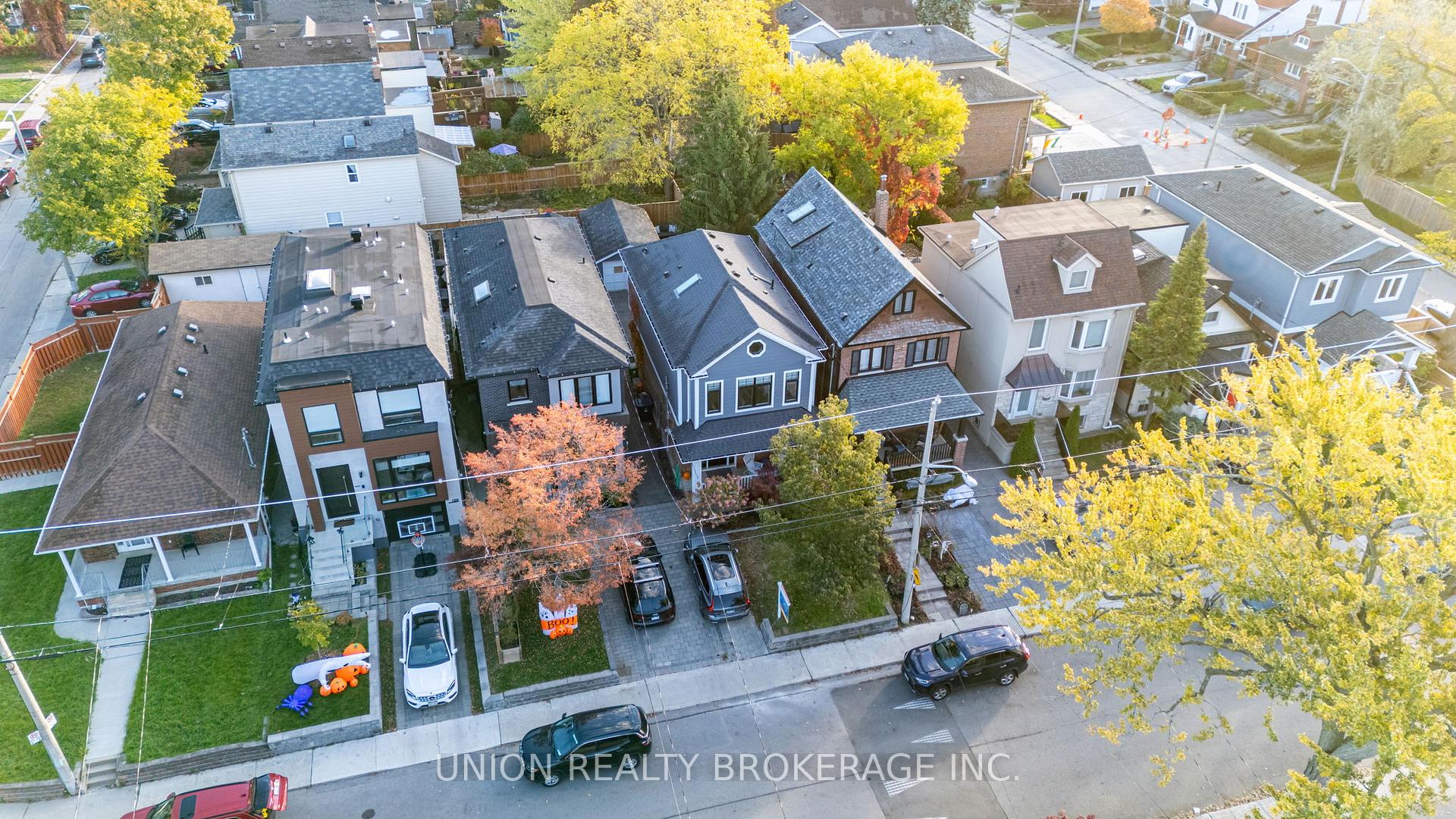 135 Oak Park Avenue, Toronto E03