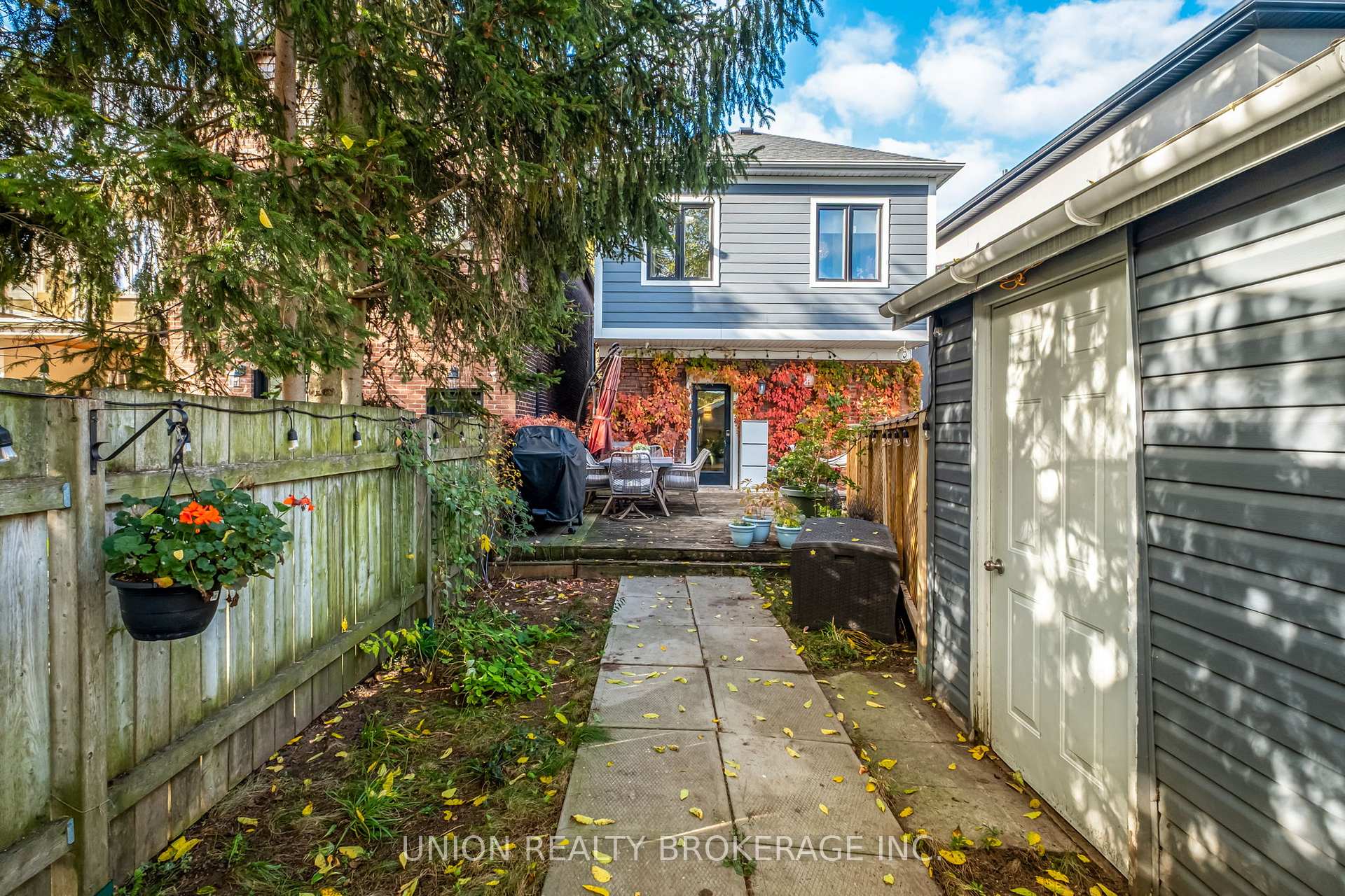 135 Oak Park Avenue, Toronto E03