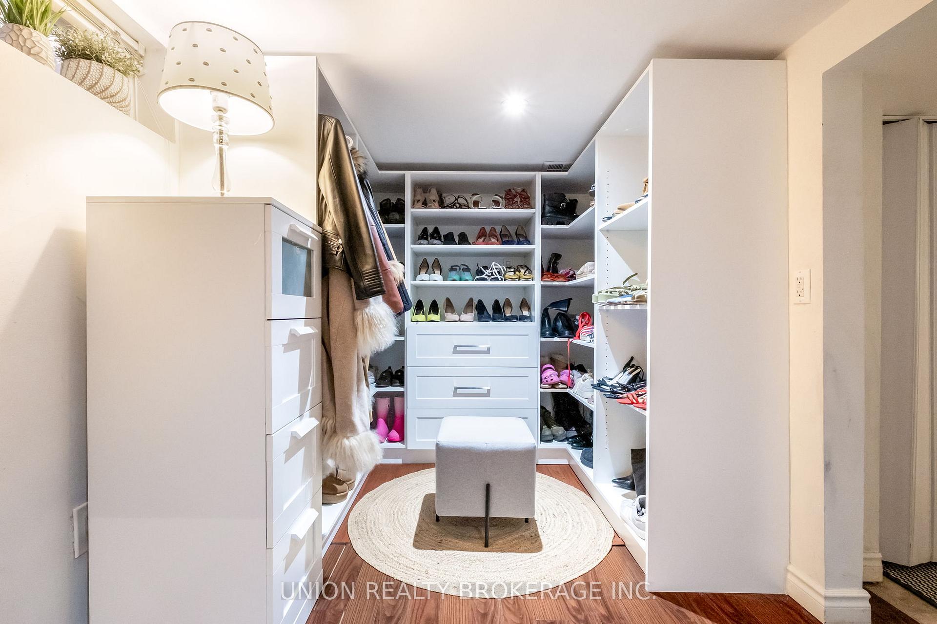 135 Oak Park Avenue, Toronto E03