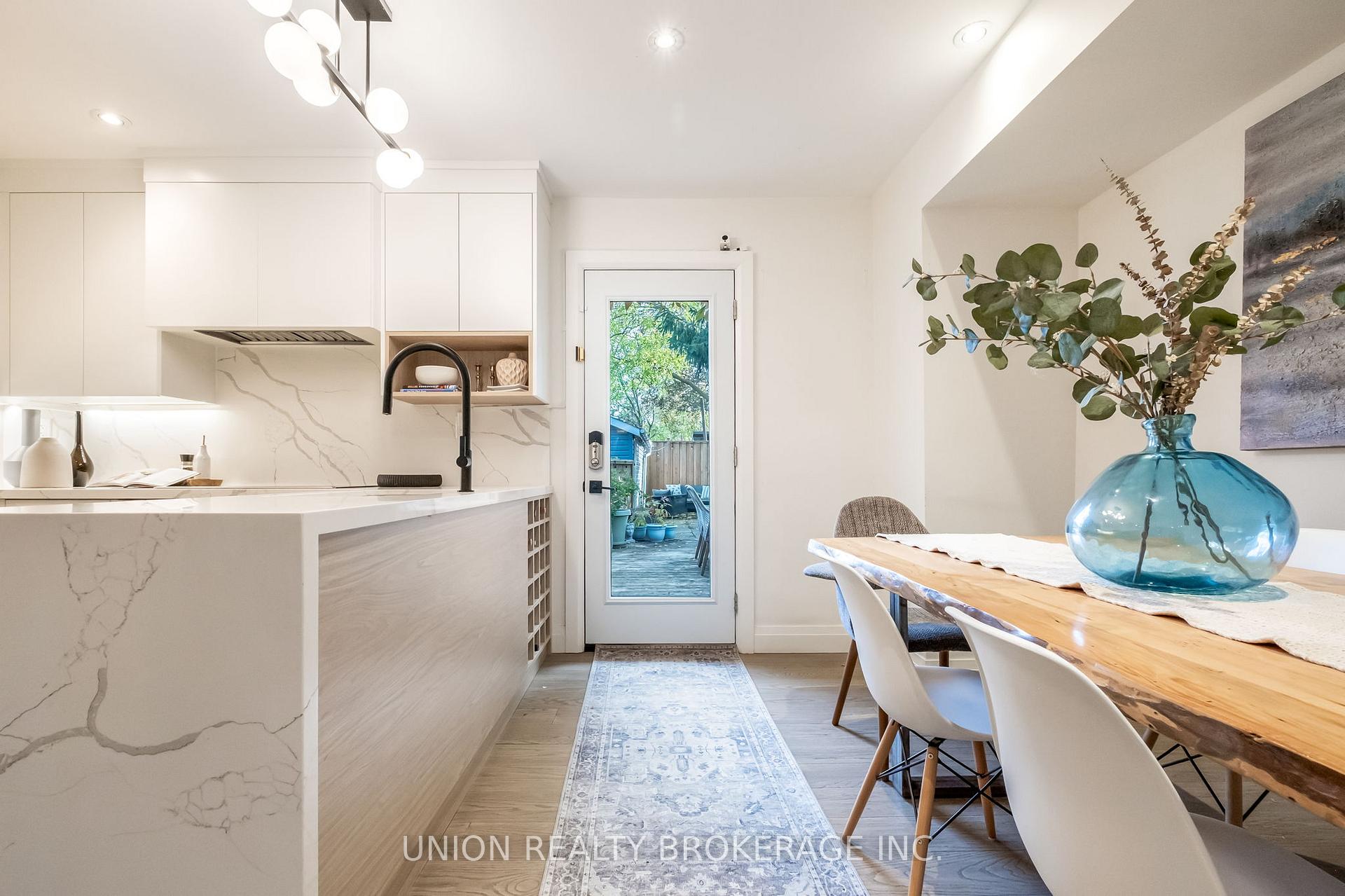 135 Oak Park Avenue, Toronto E03