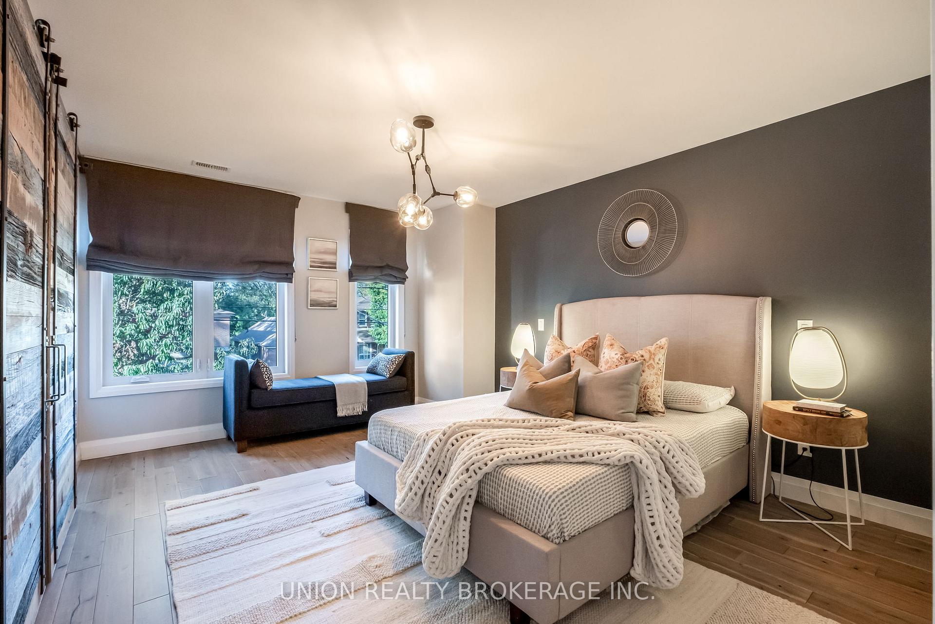 135 Oak Park Avenue, Toronto E03